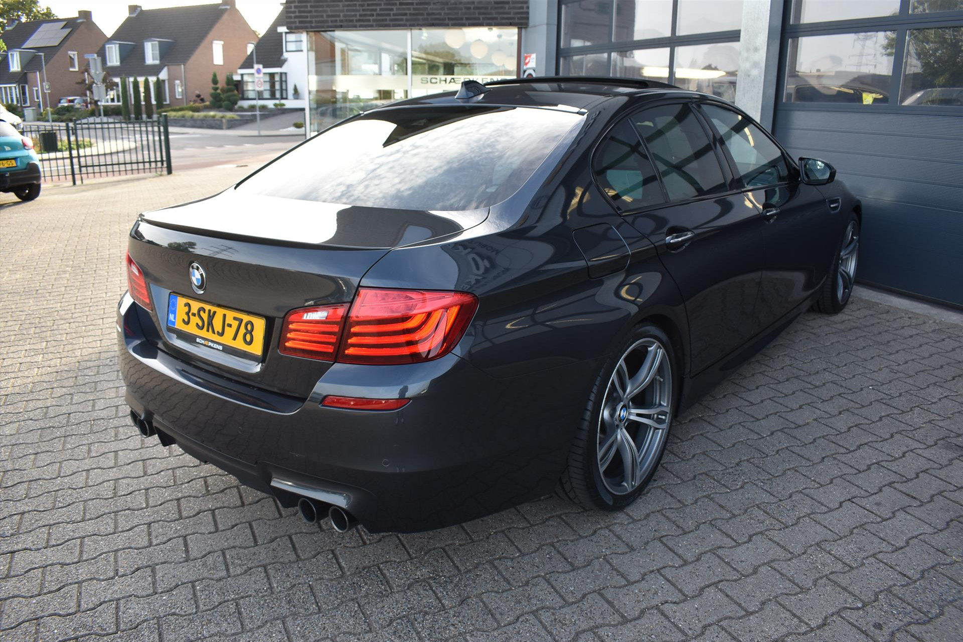 35377487-20.jpg