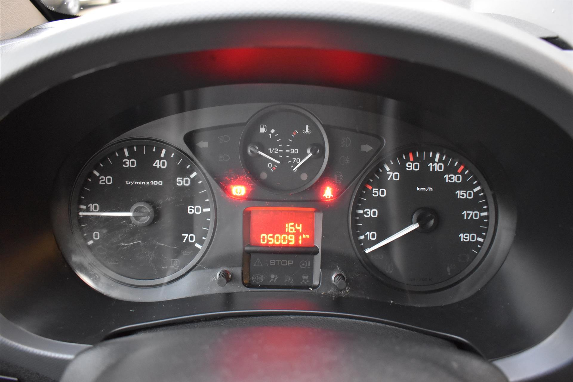40853329-7.jpg