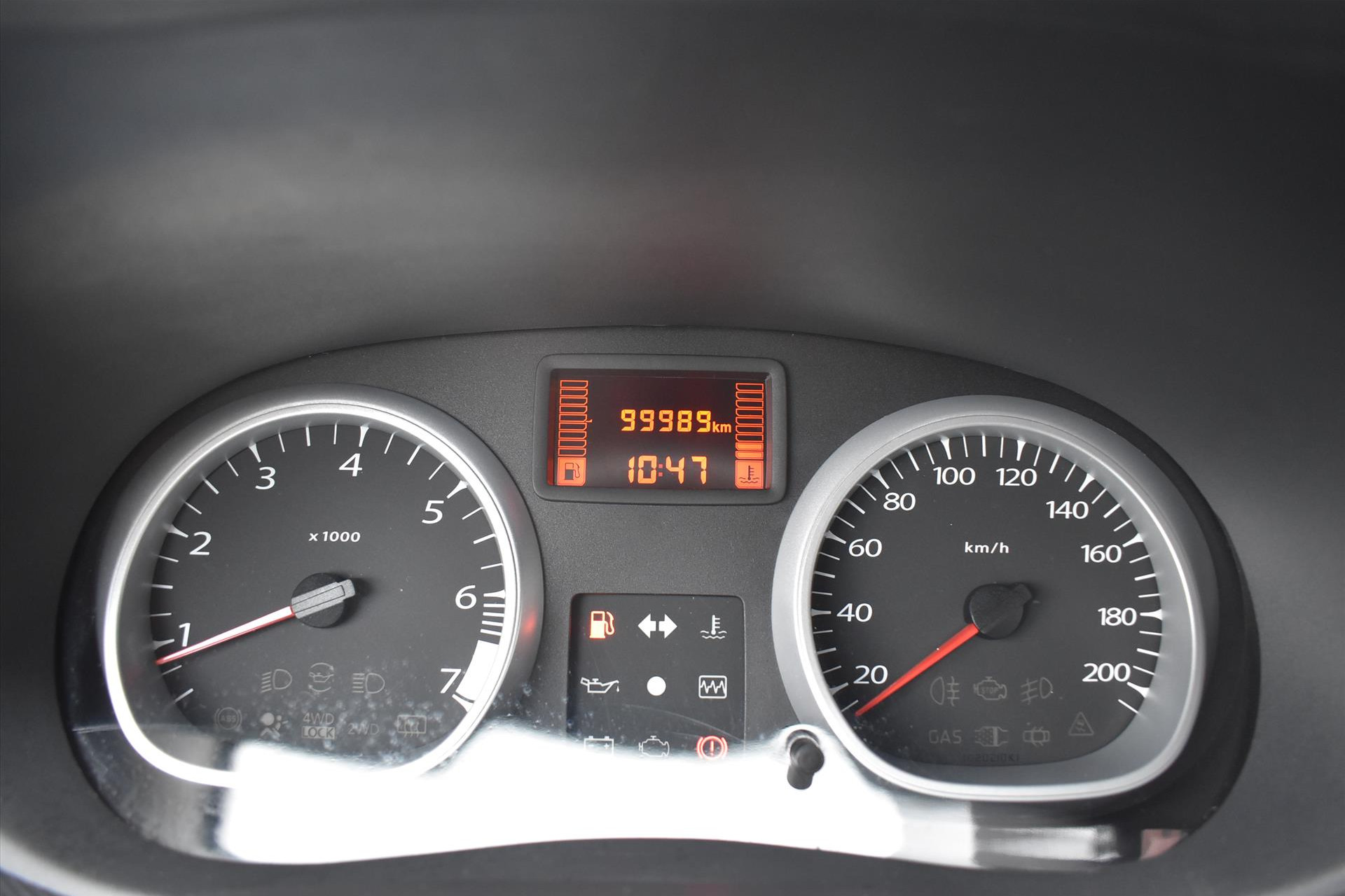 42667630-7.jpg