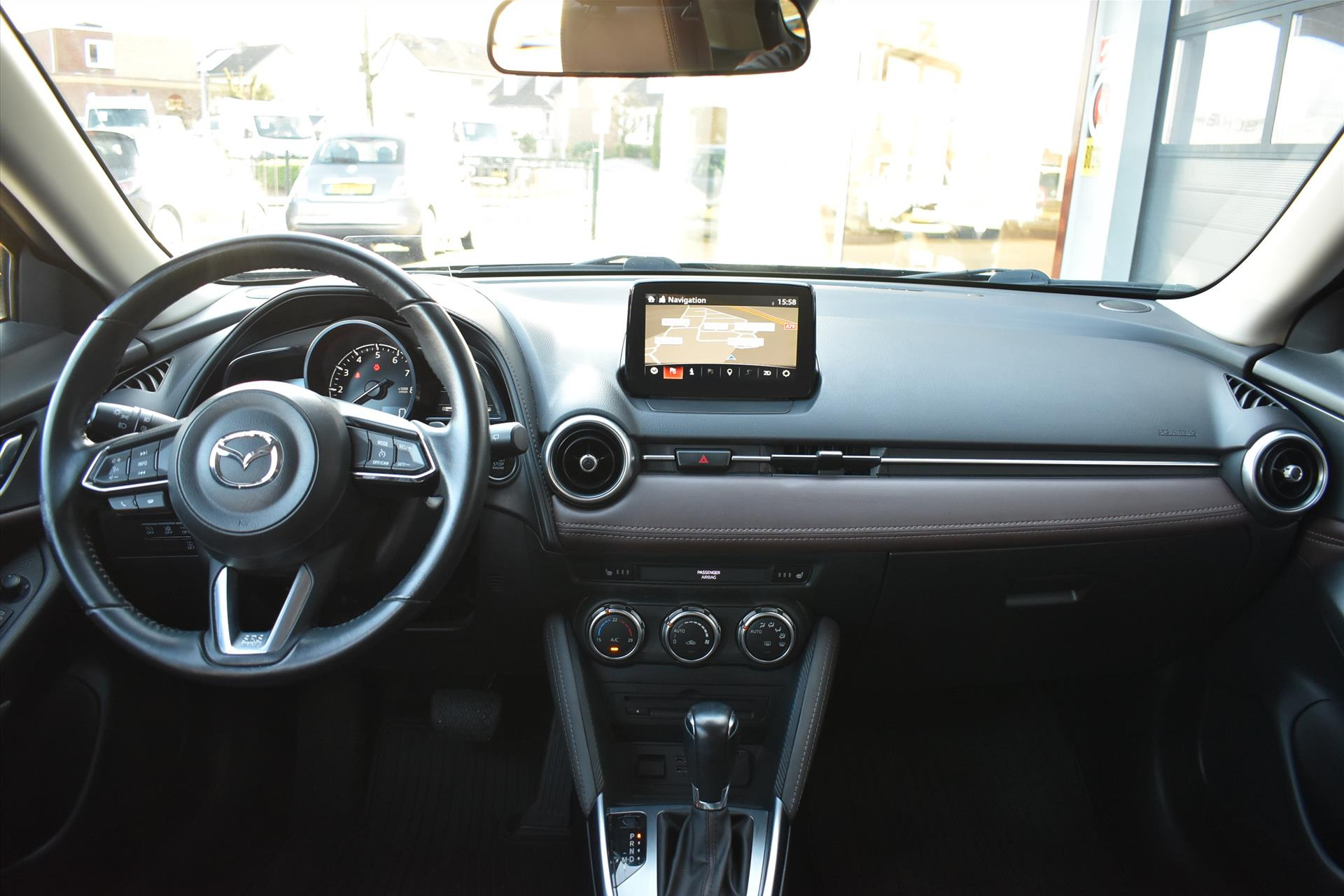 42913630-4.jpg