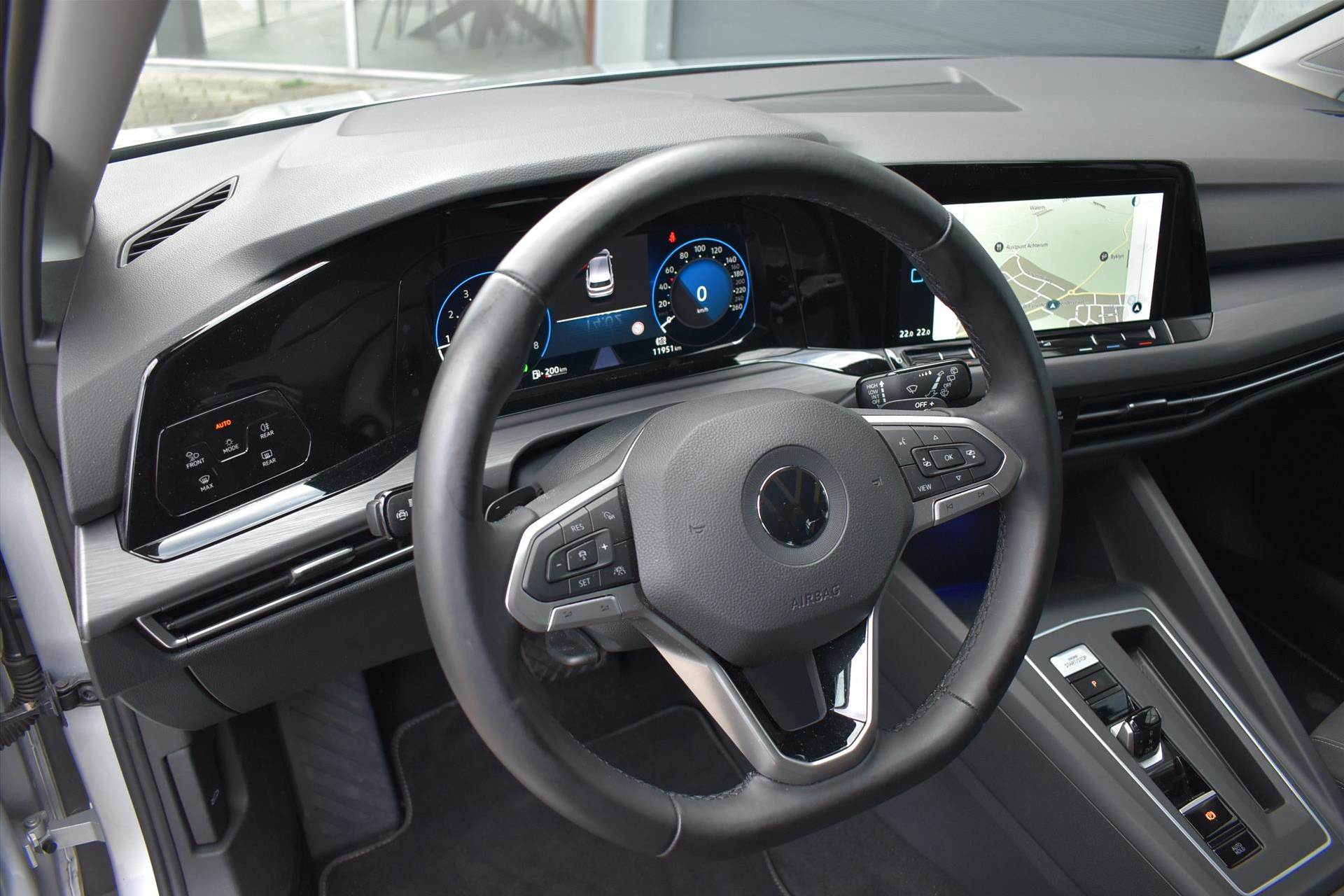 43036543-22.jpg