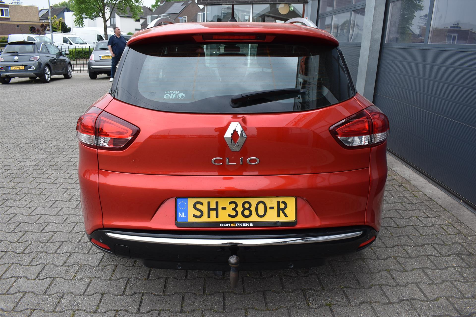 43524431-16.jpg