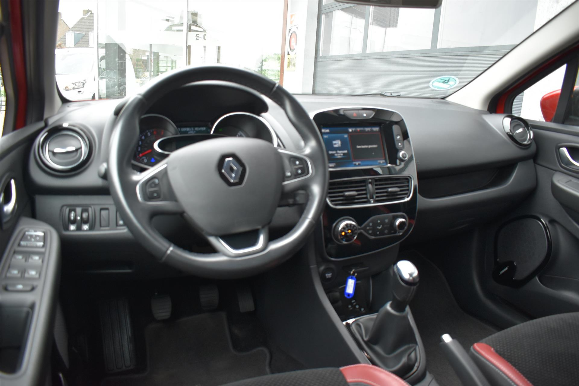 43524431-21.jpg