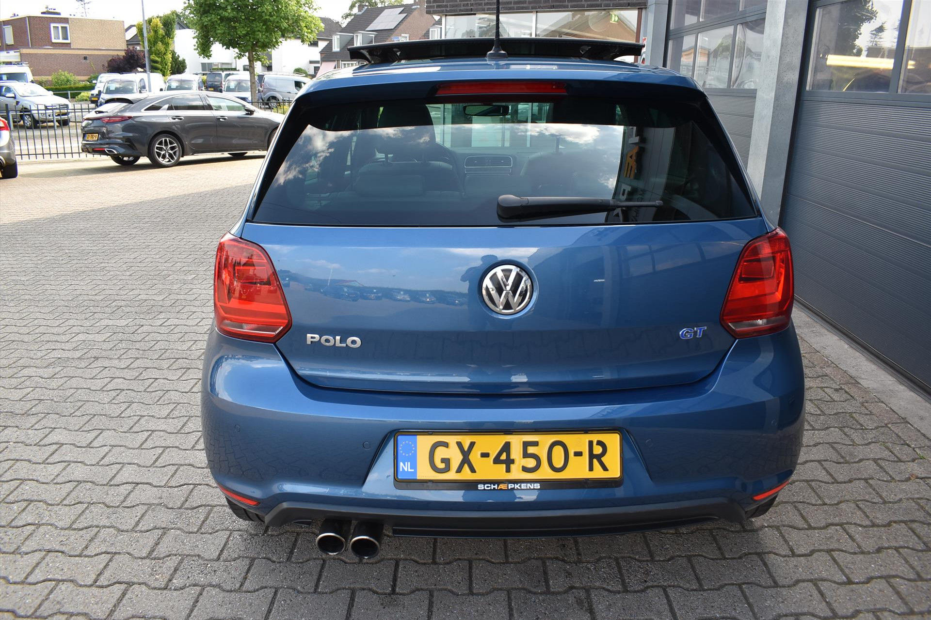 43904996-15.jpg