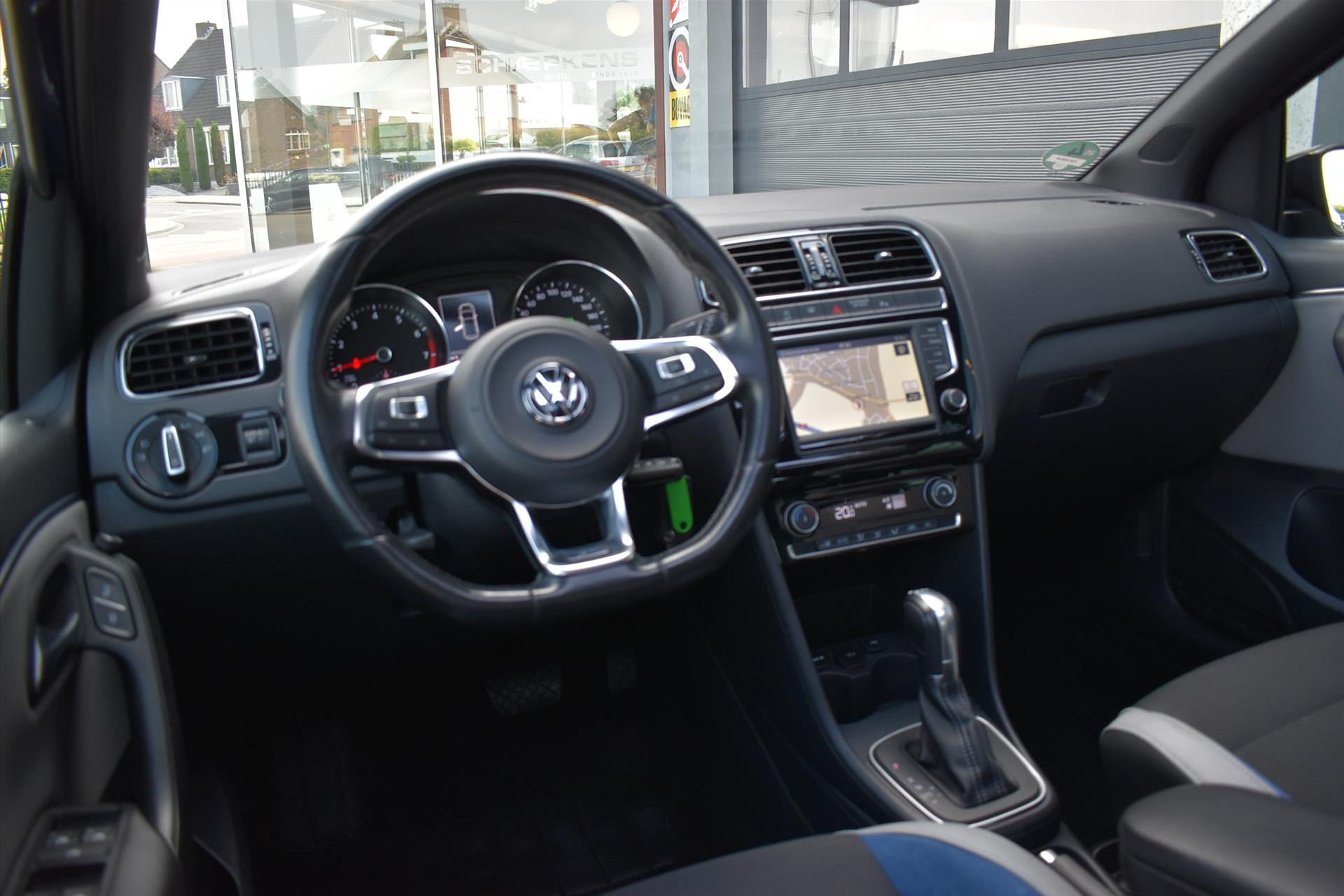 43904996-19.jpg