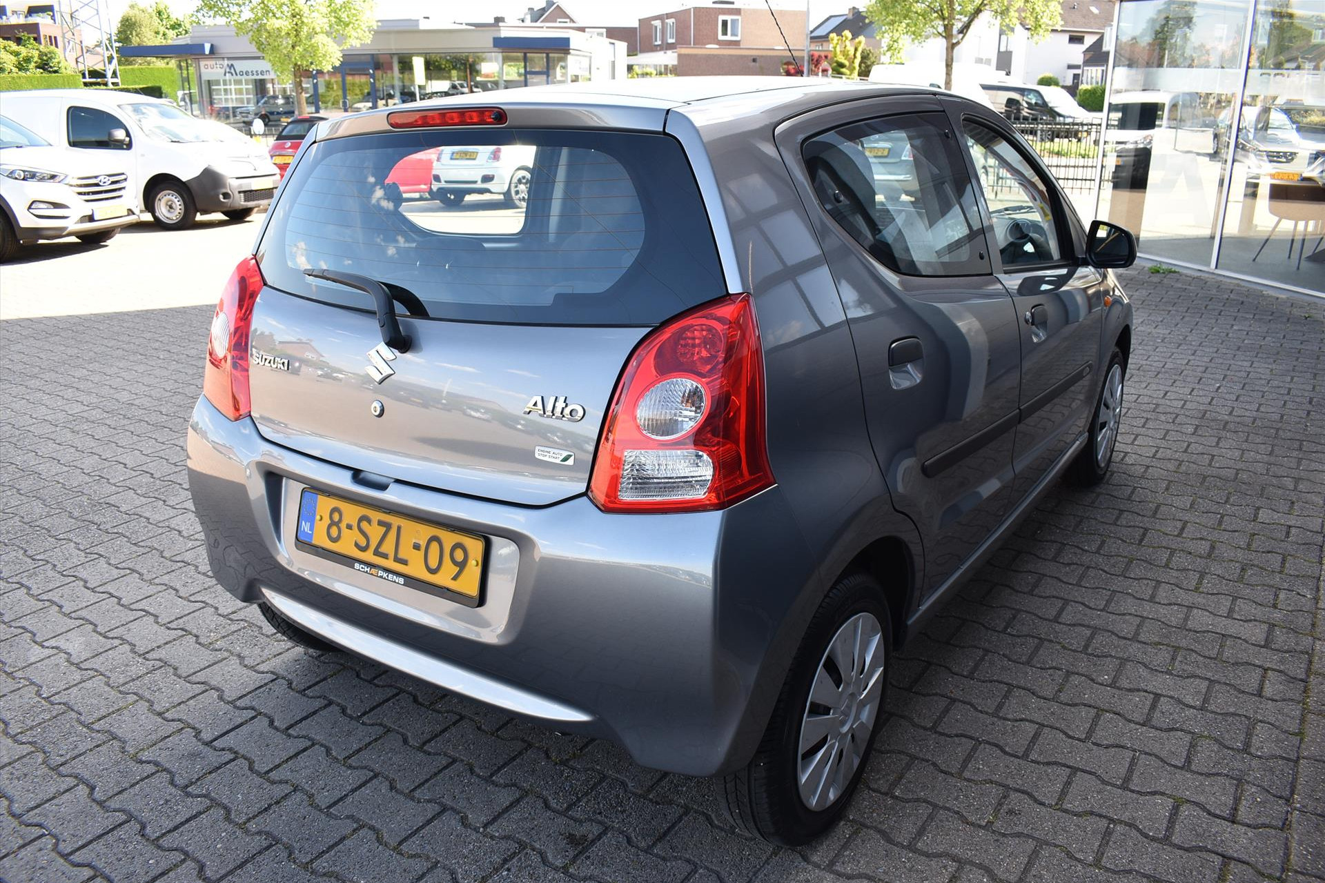 44006311-14.jpg