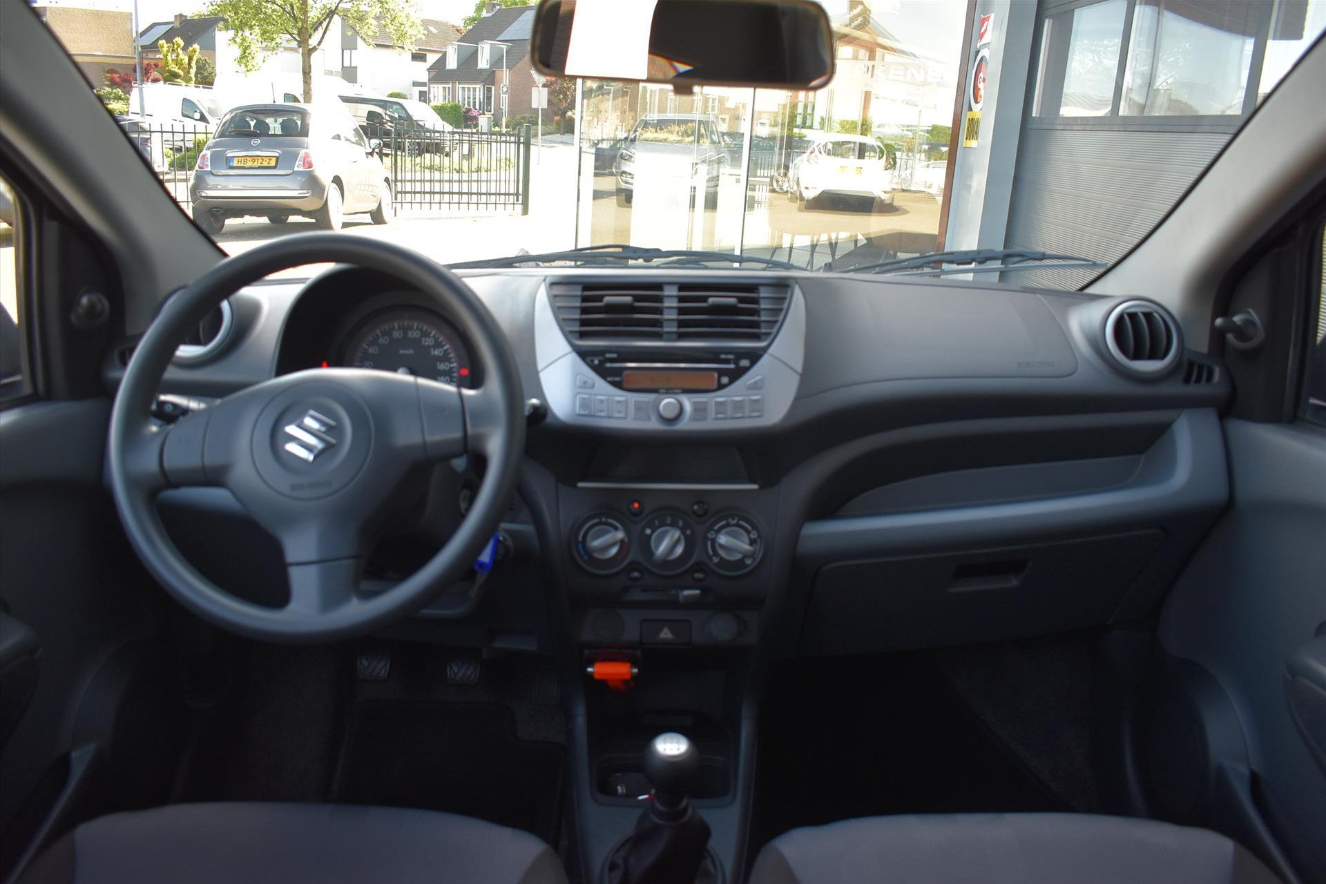 44006311-4.jpg