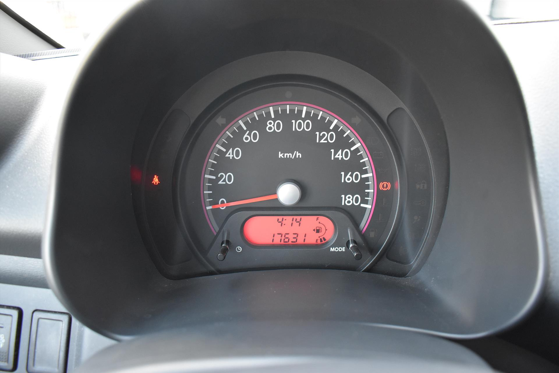 44006311-7.jpg
