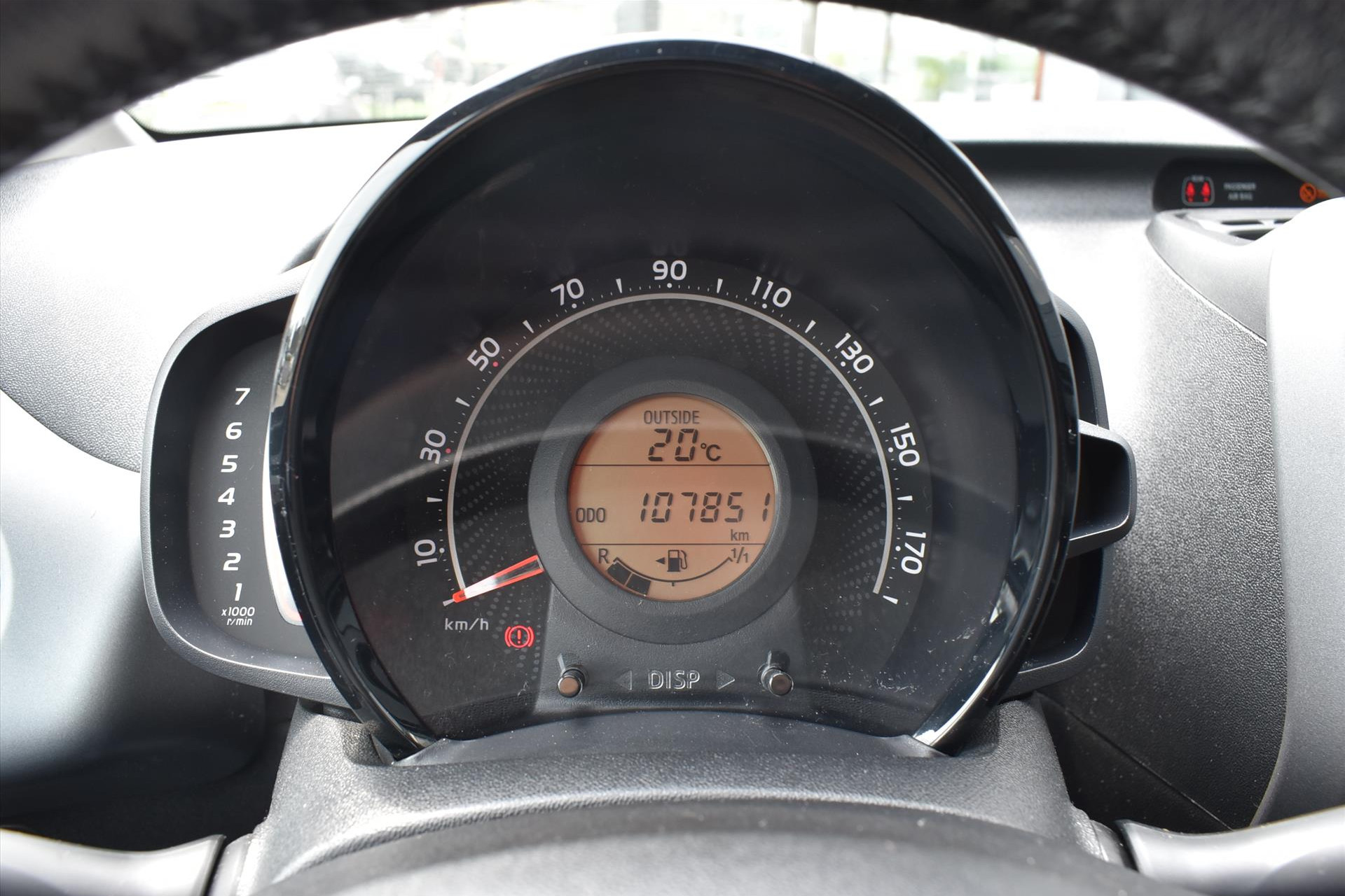 44268968-7.jpg