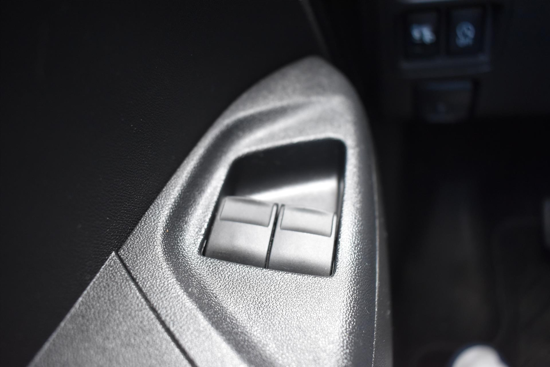 44437908-17.jpg