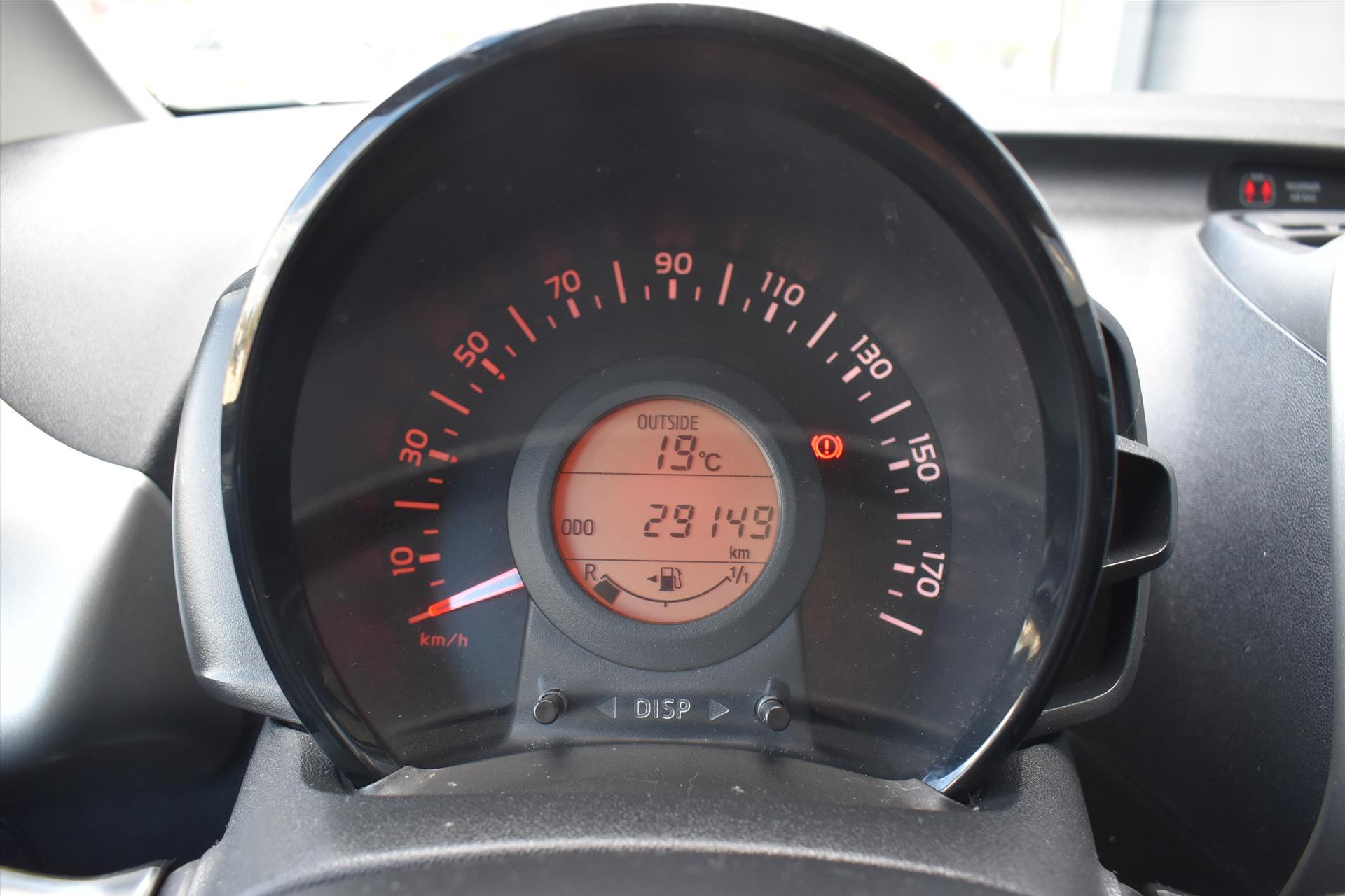 44437908-7.jpg