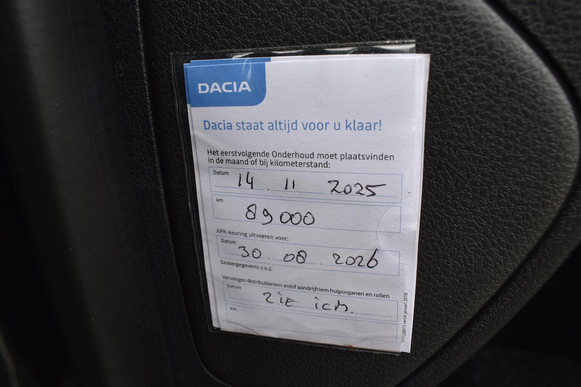 44651728-8.jpg