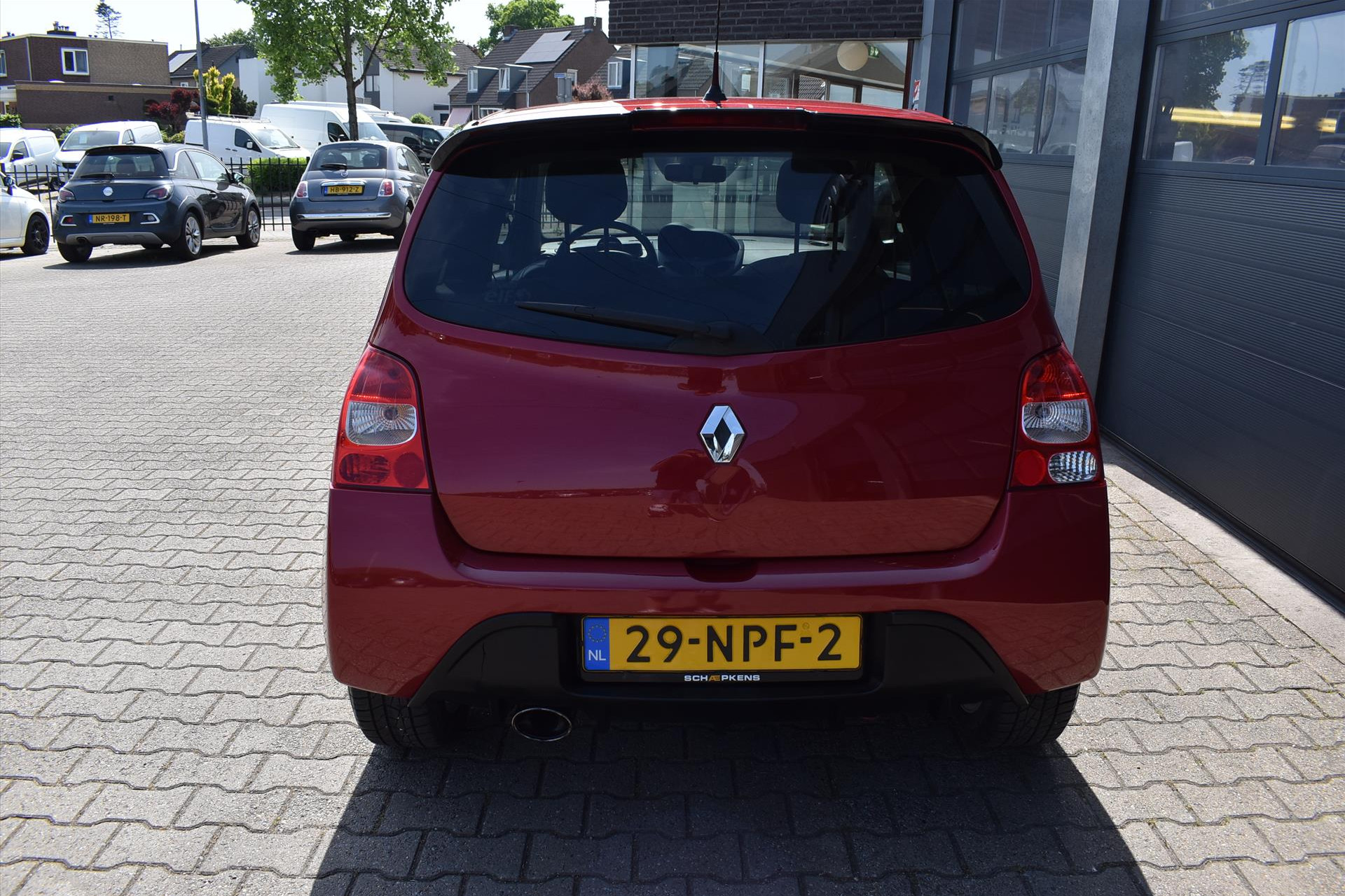 44699309-11.jpg