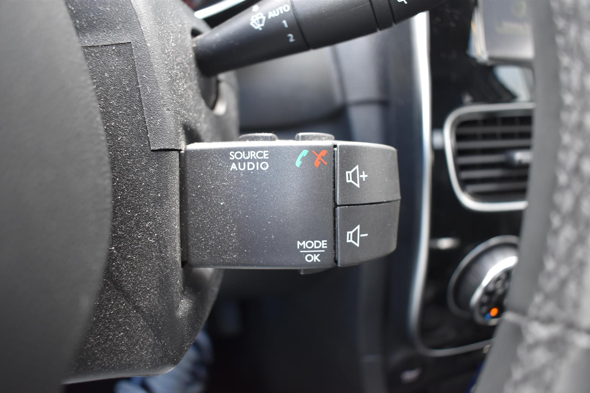 44770273-24.jpg