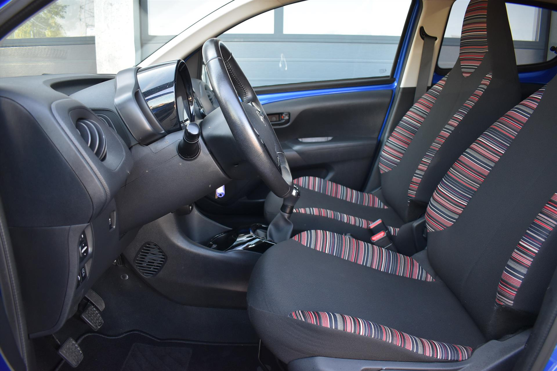 44771451-4.jpg