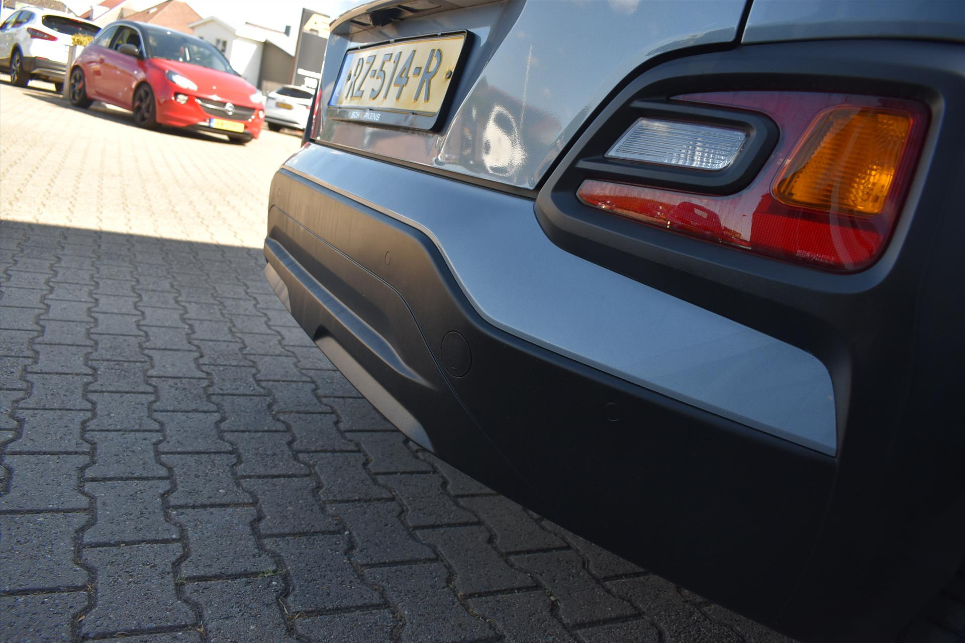 44844191-14.jpg