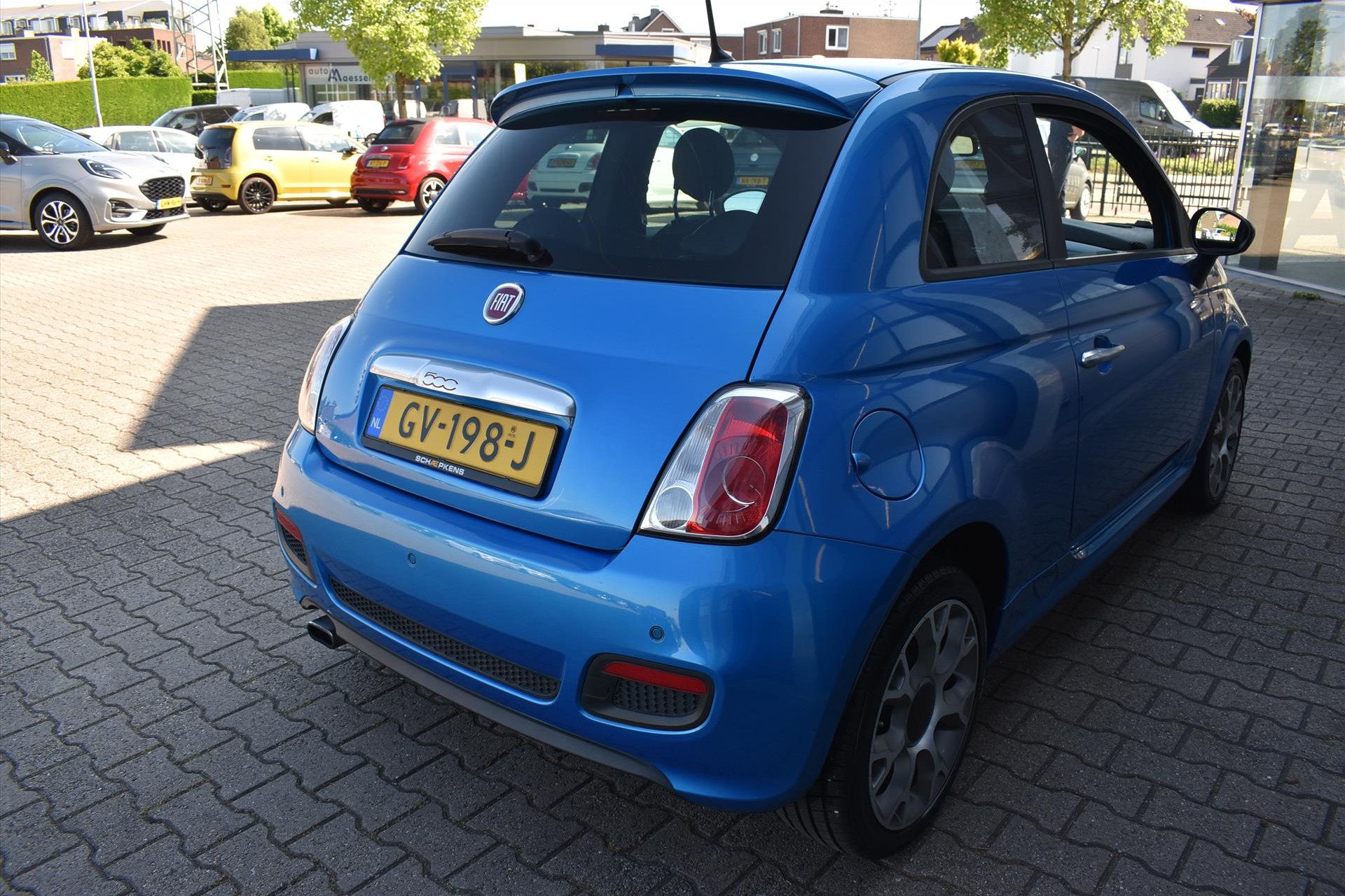 44943183-11.jpg