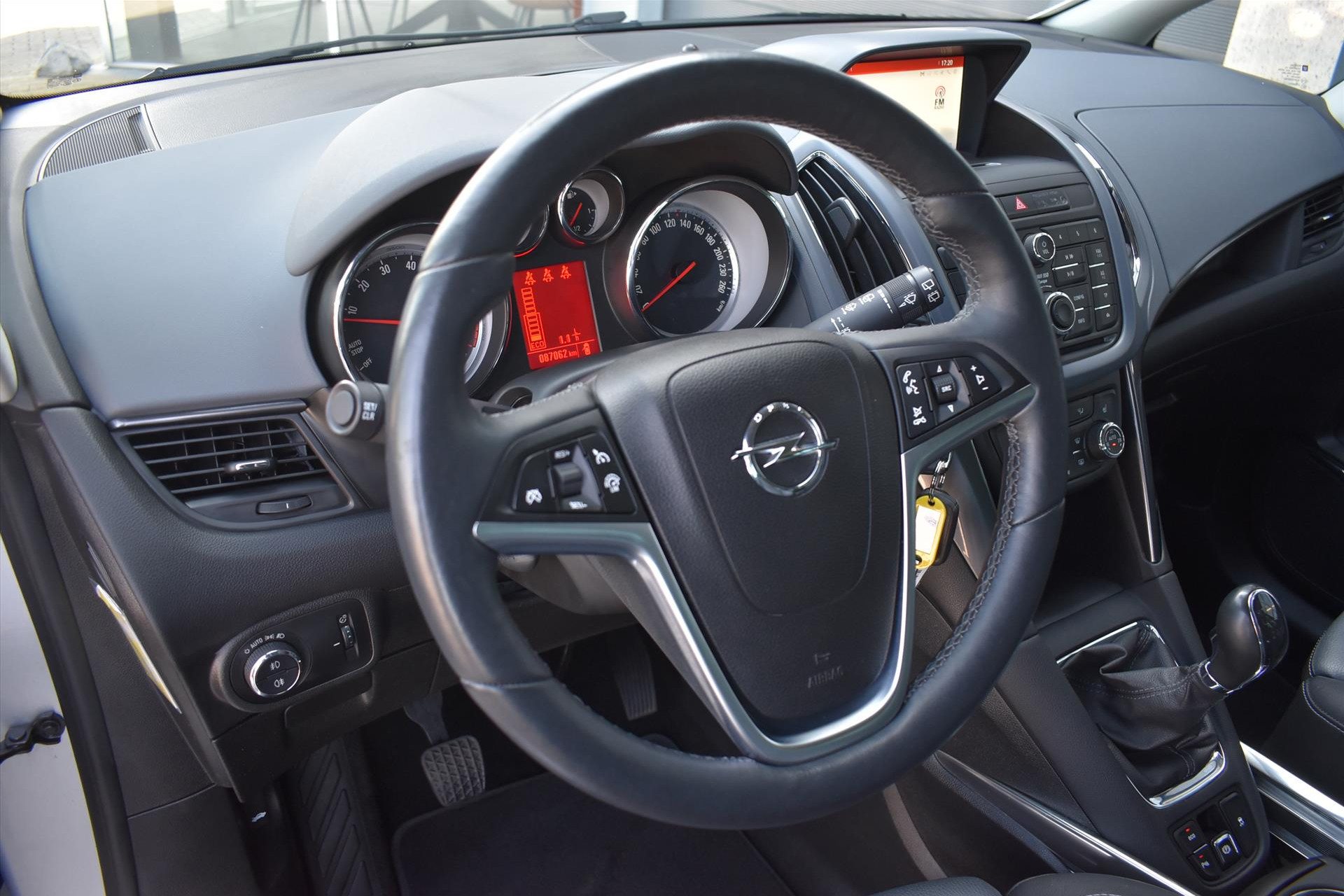 45166918-24.jpg