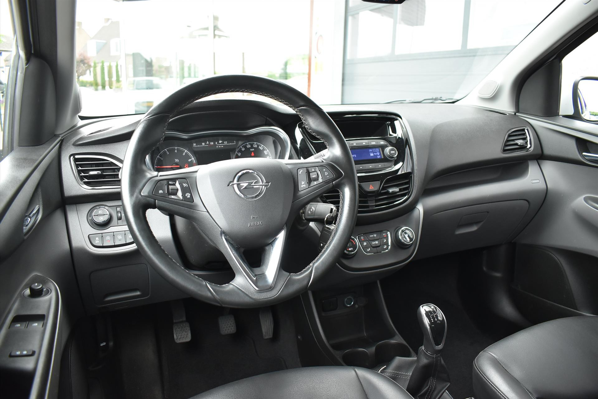 45166990-16.jpg