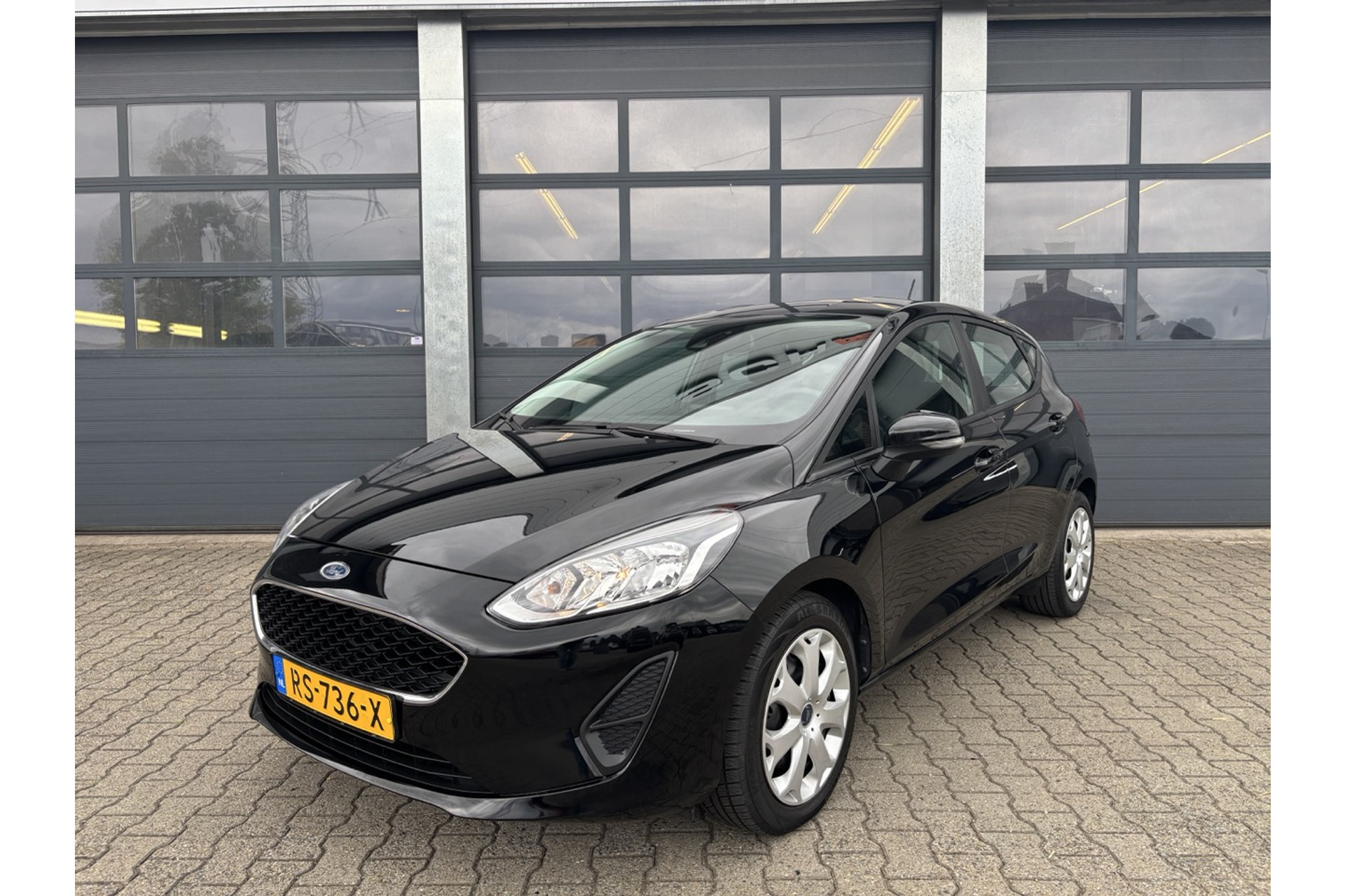 46915126-3.jpg