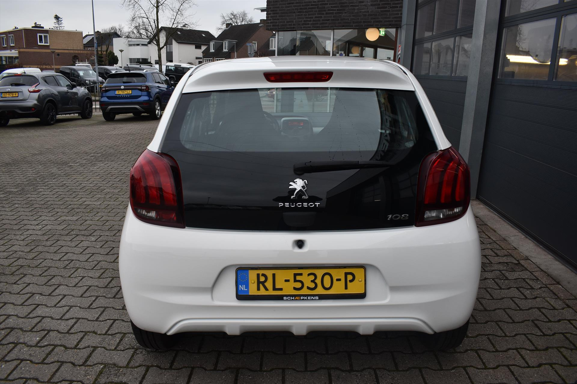 45412845-13.jpg