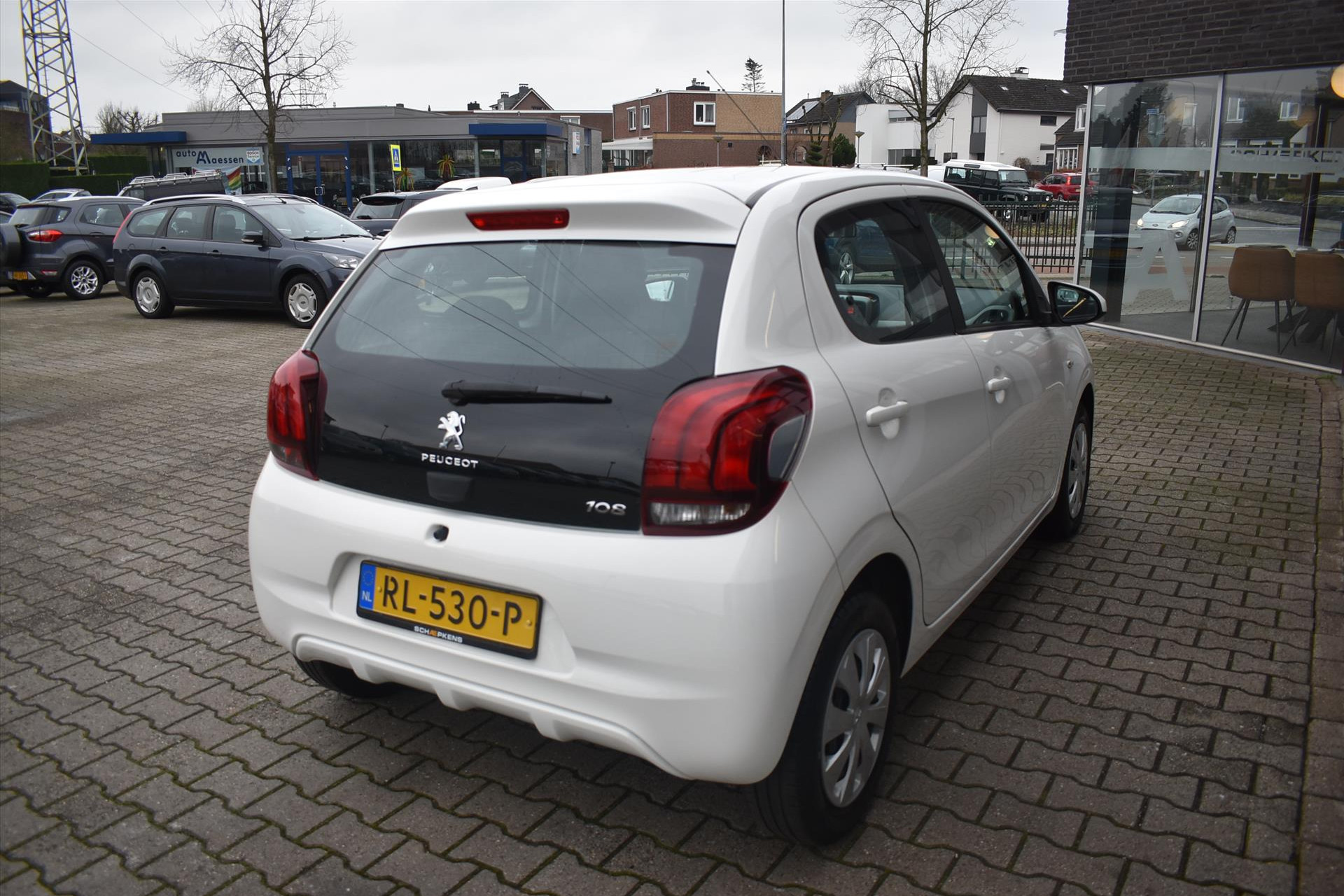 45412845-14.jpg