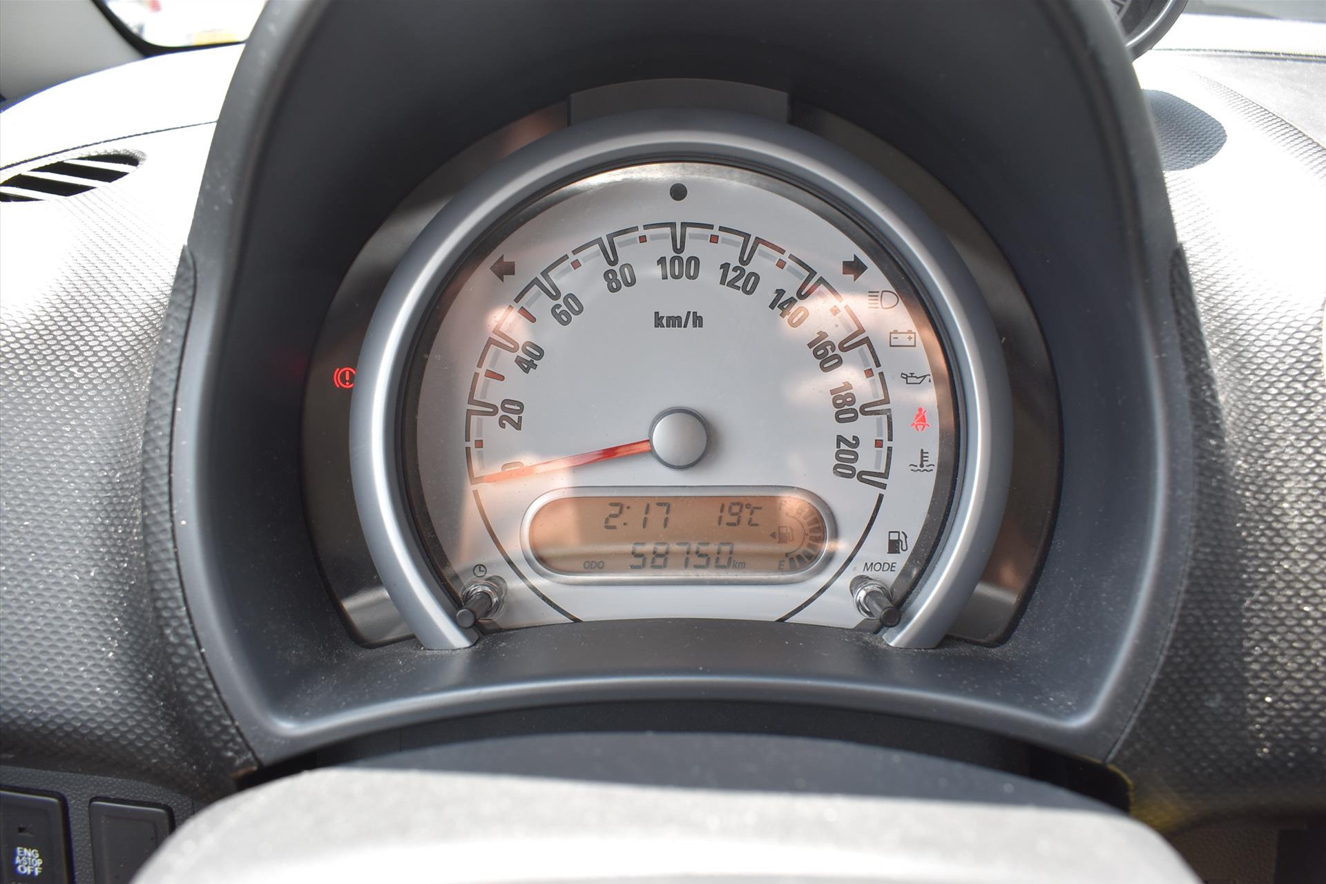 45623036-7.jpg