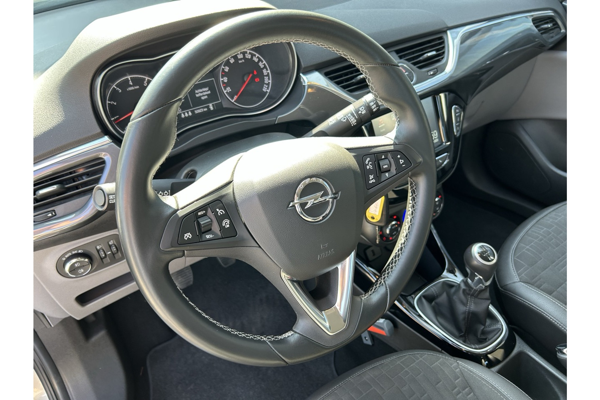 45762479-20.jpg