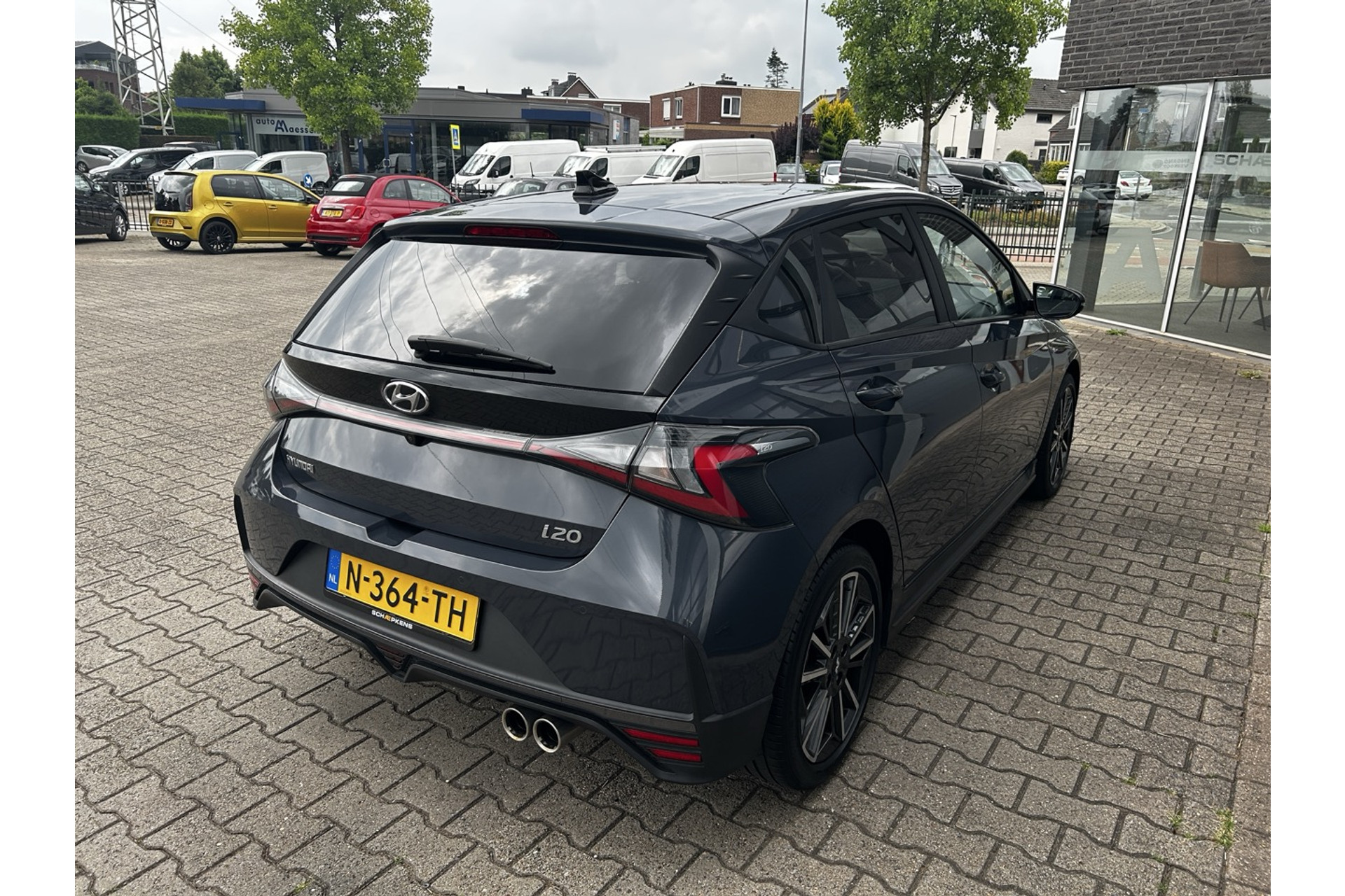 46099397-12.jpg