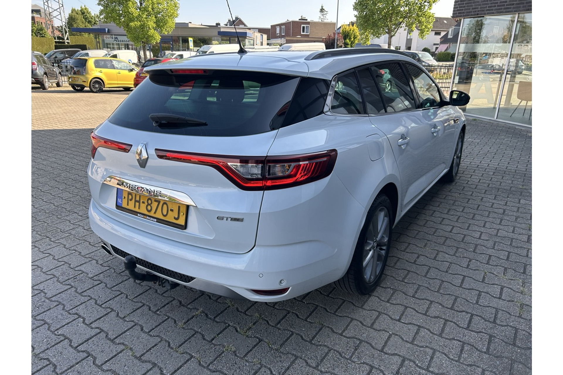 46099915-17.jpg