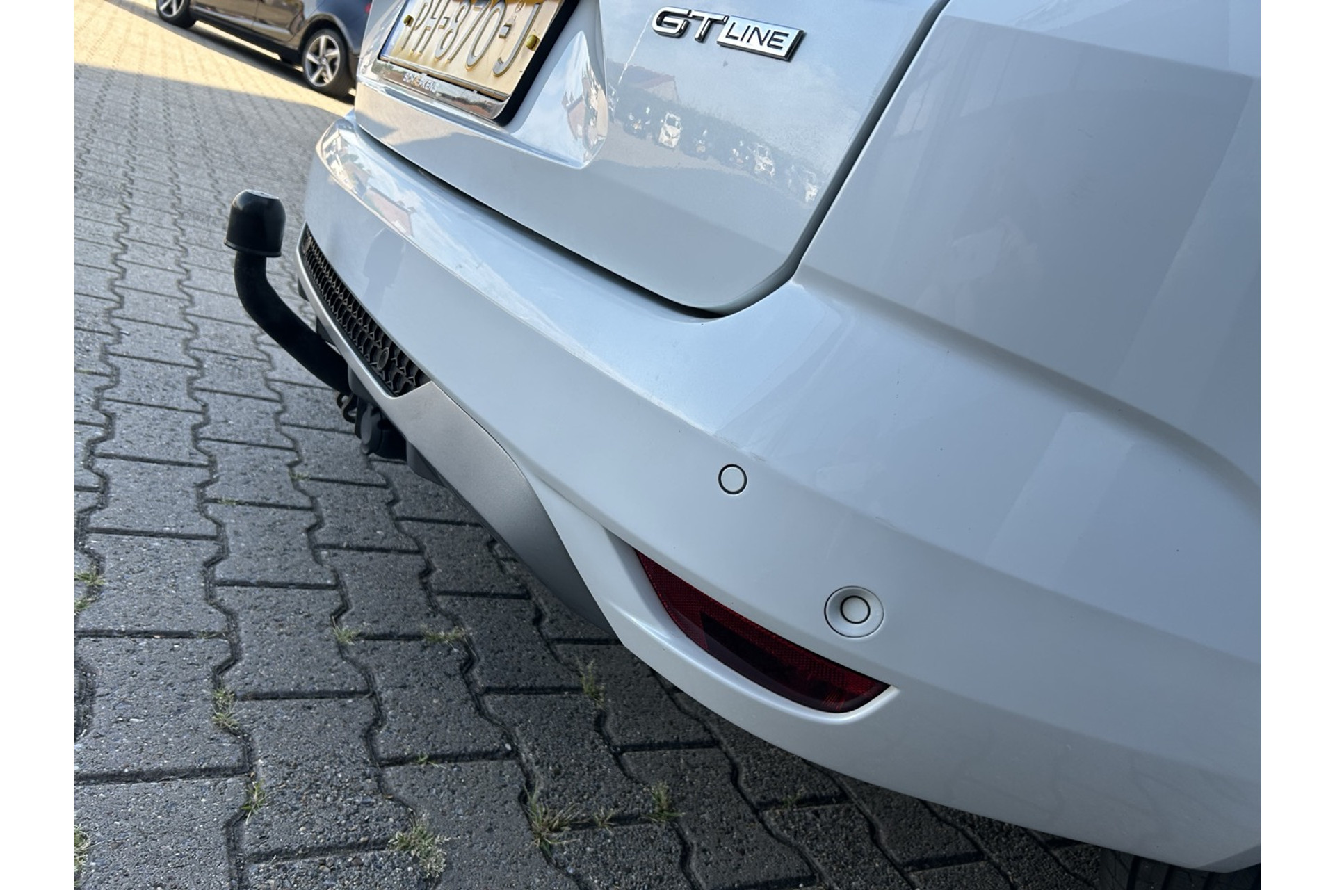 46099915-19.jpg