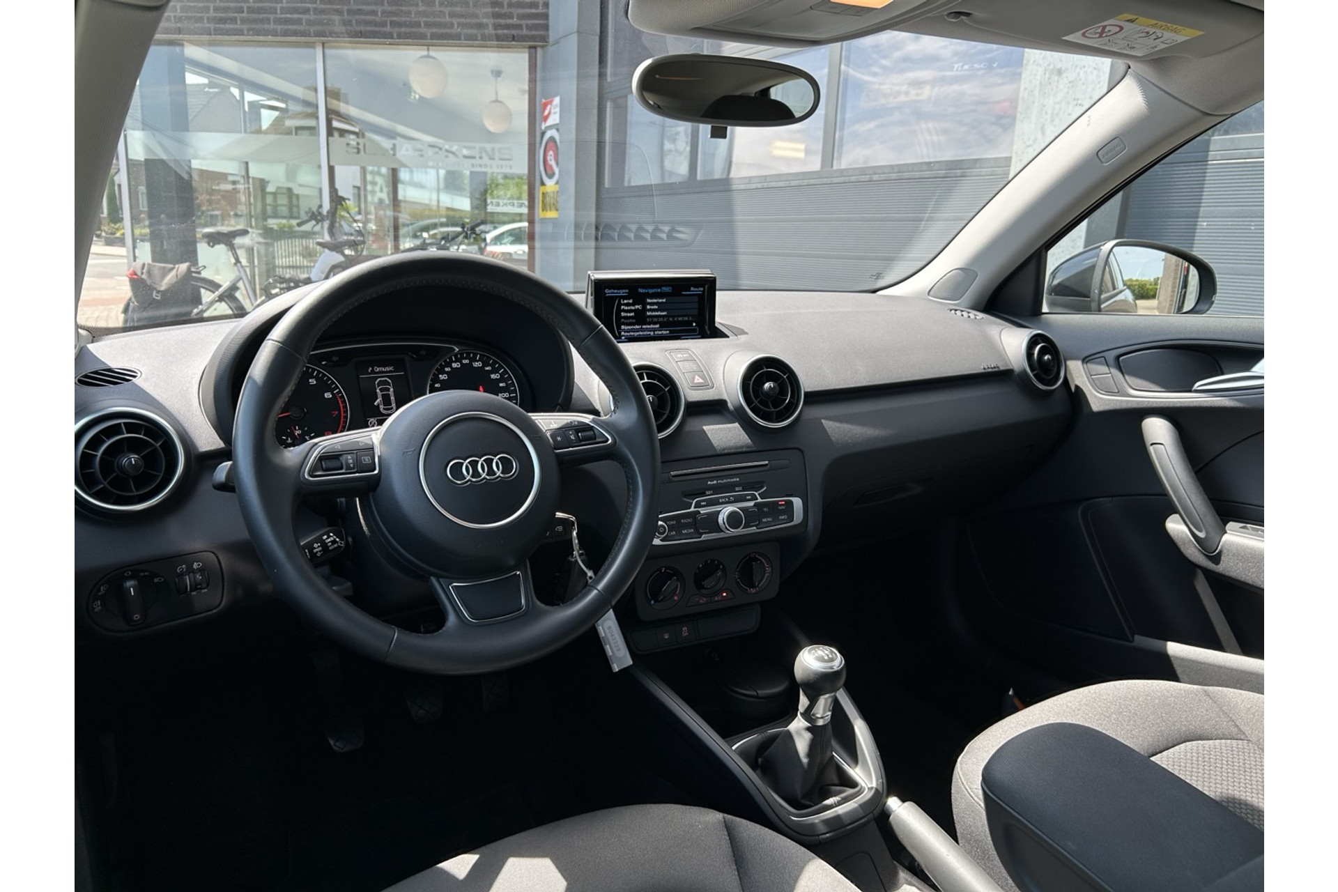 46104694-19.jpg