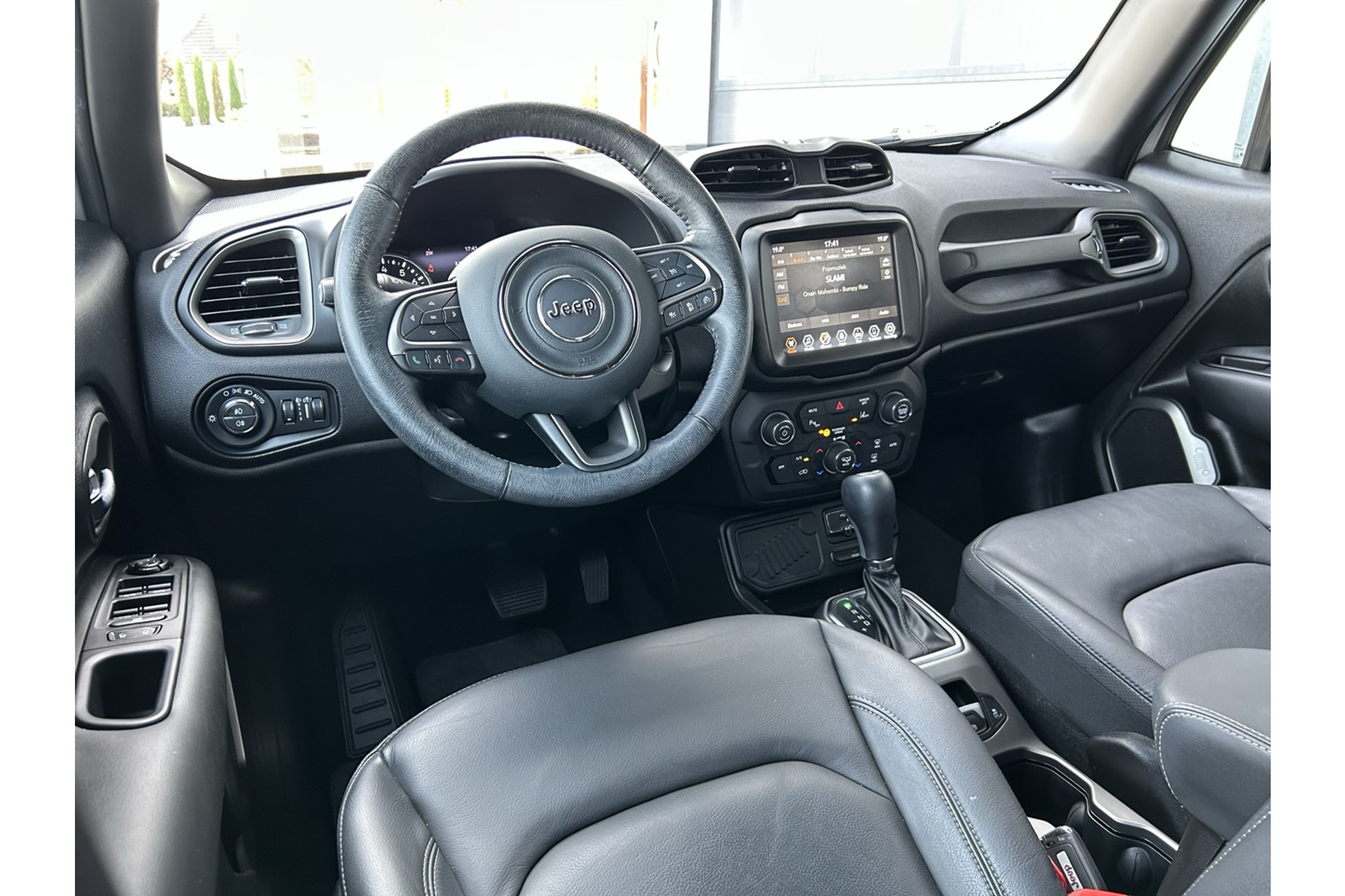 46144191-19.jpg