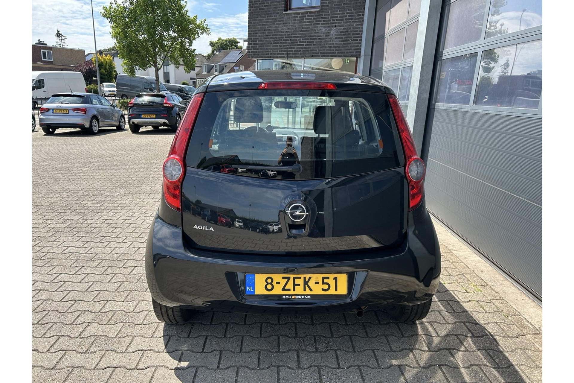 46144292-13.jpg