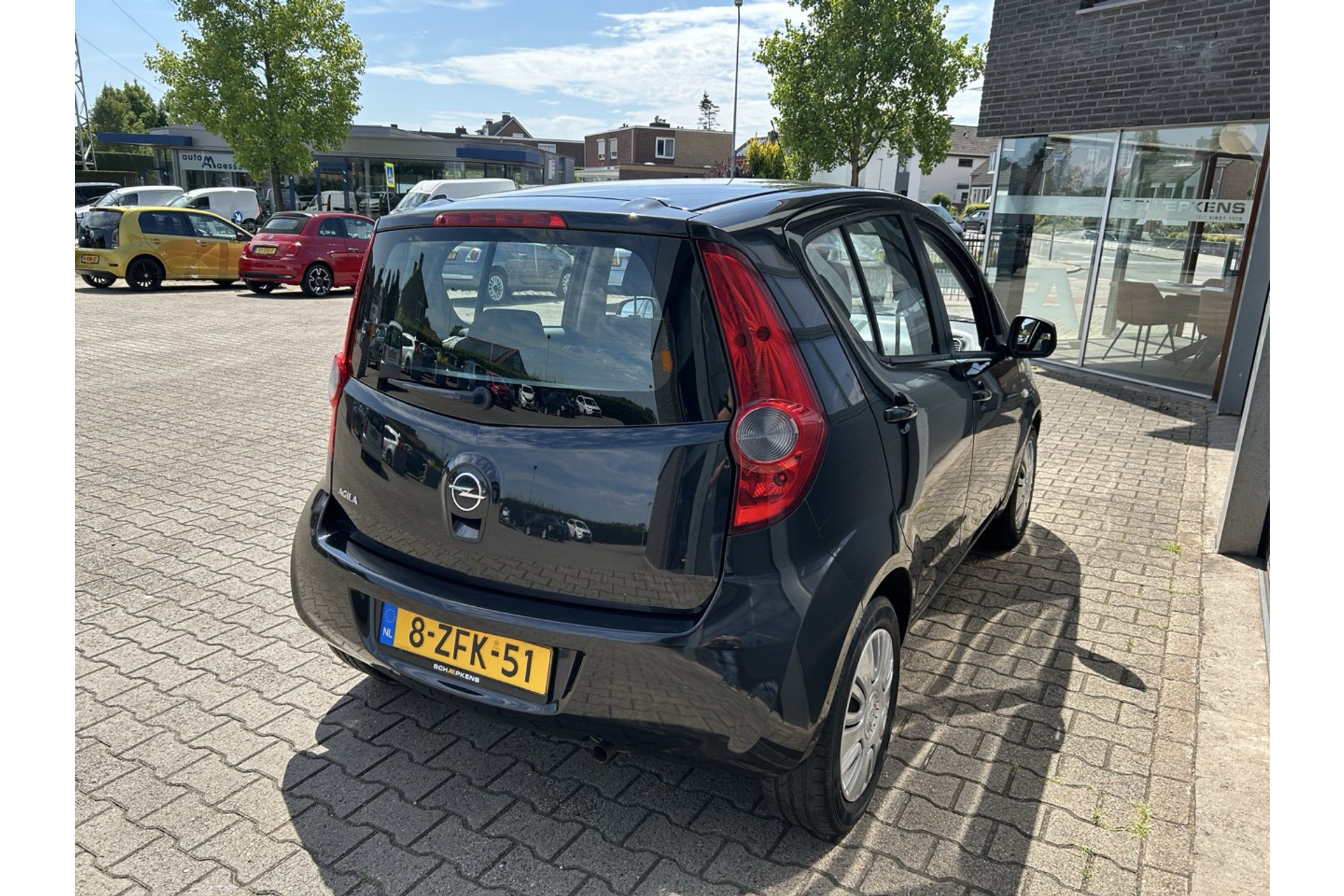 46144292-14.jpg