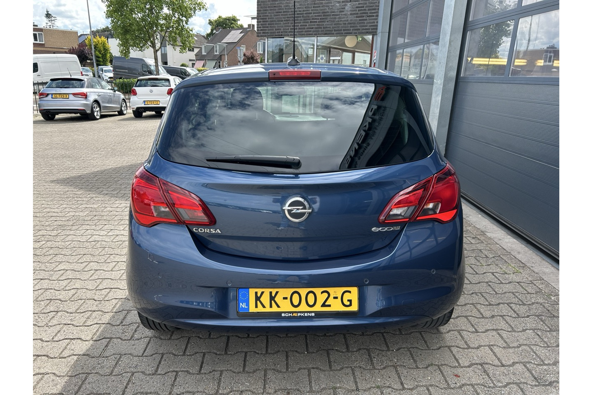 46150535-13.jpg