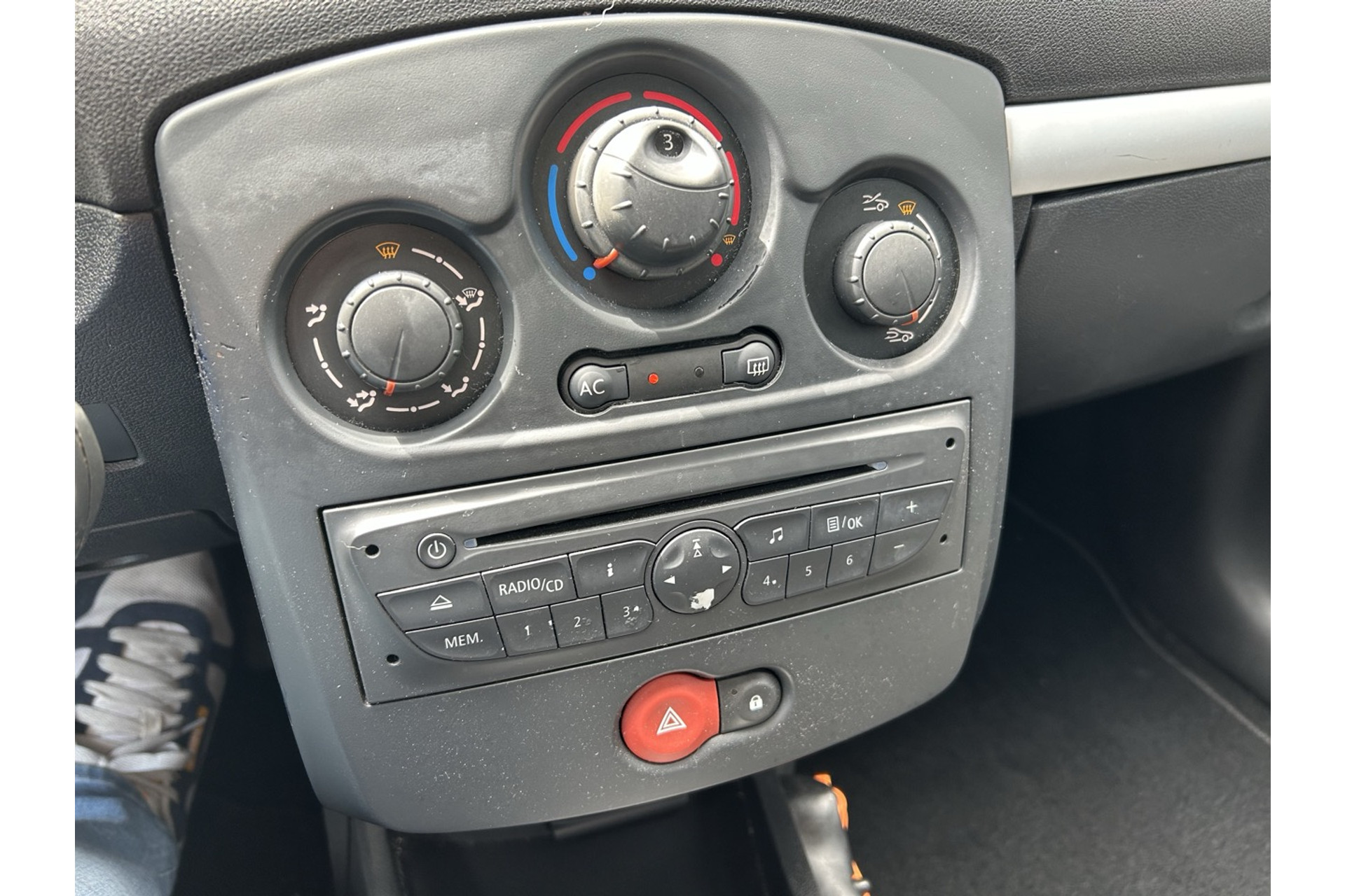 46177586-24.jpg