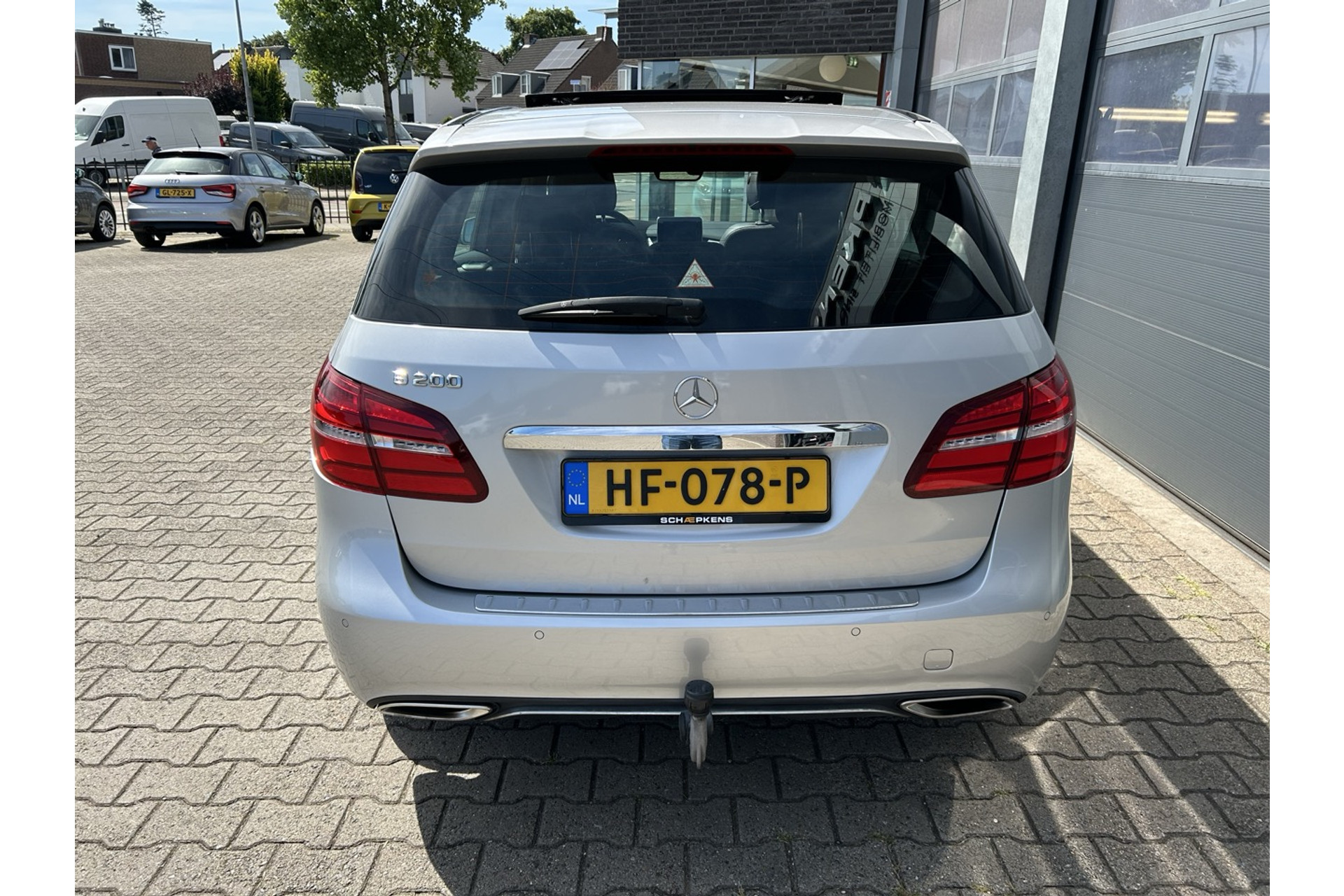 46399868-13.jpg