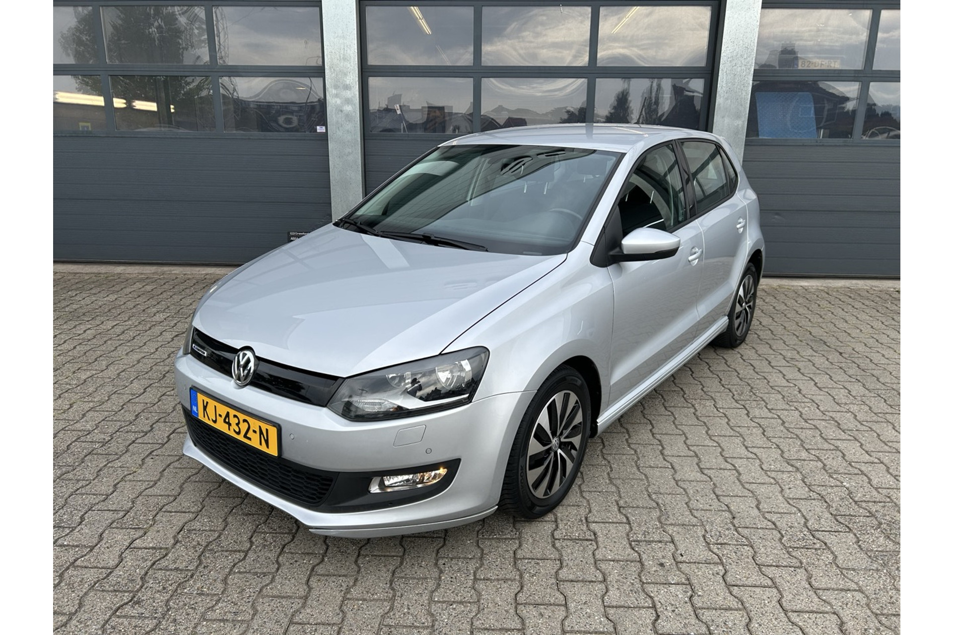 46929121-27.jpg