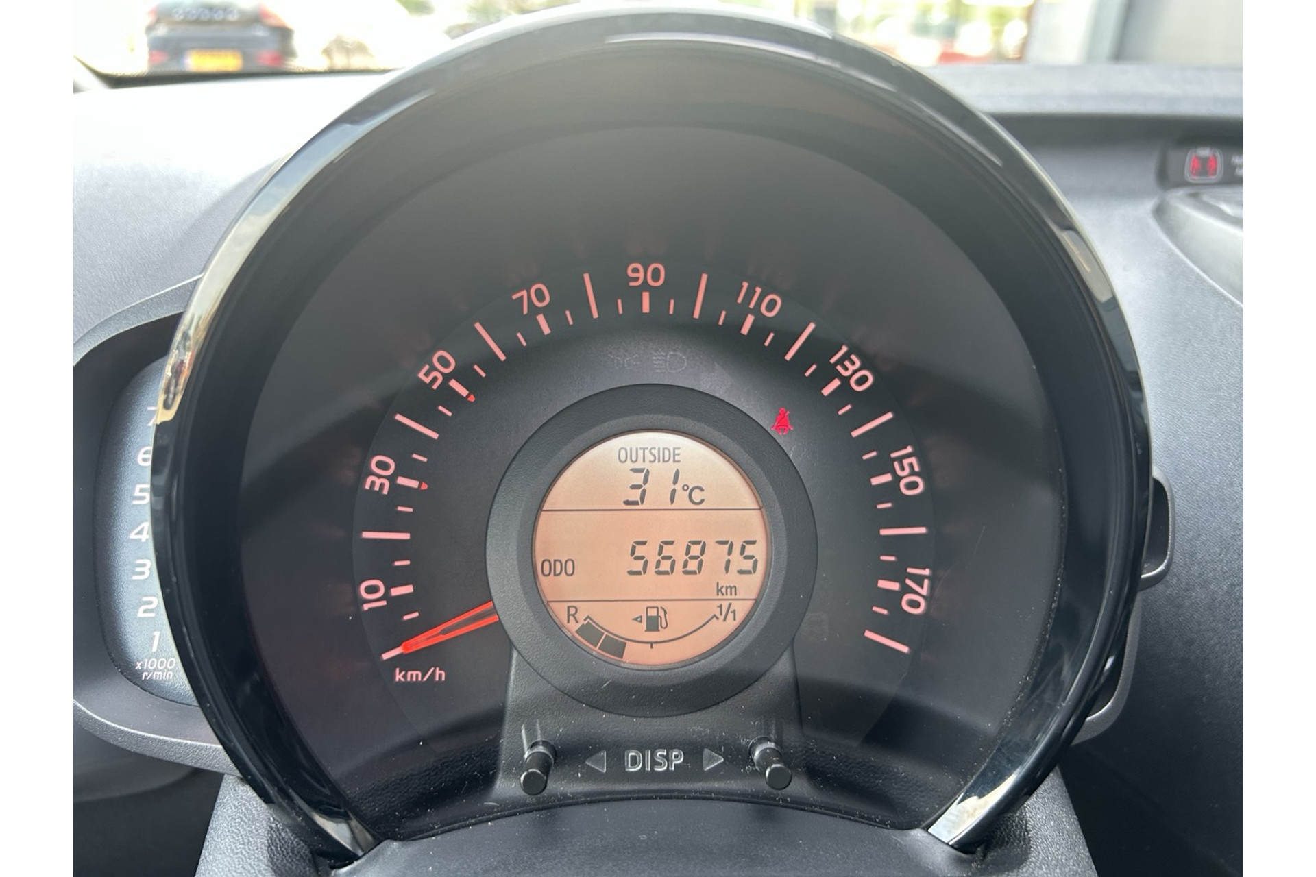 46600869-7.jpg