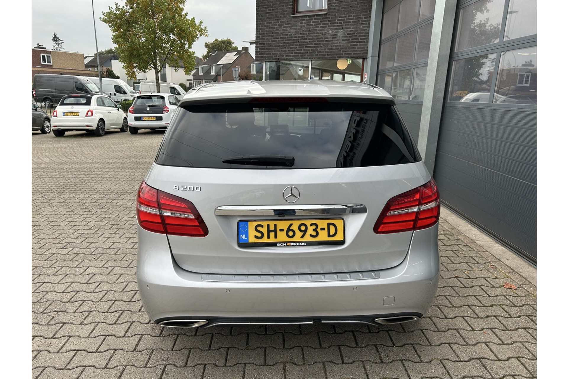 47231509-13.jpg