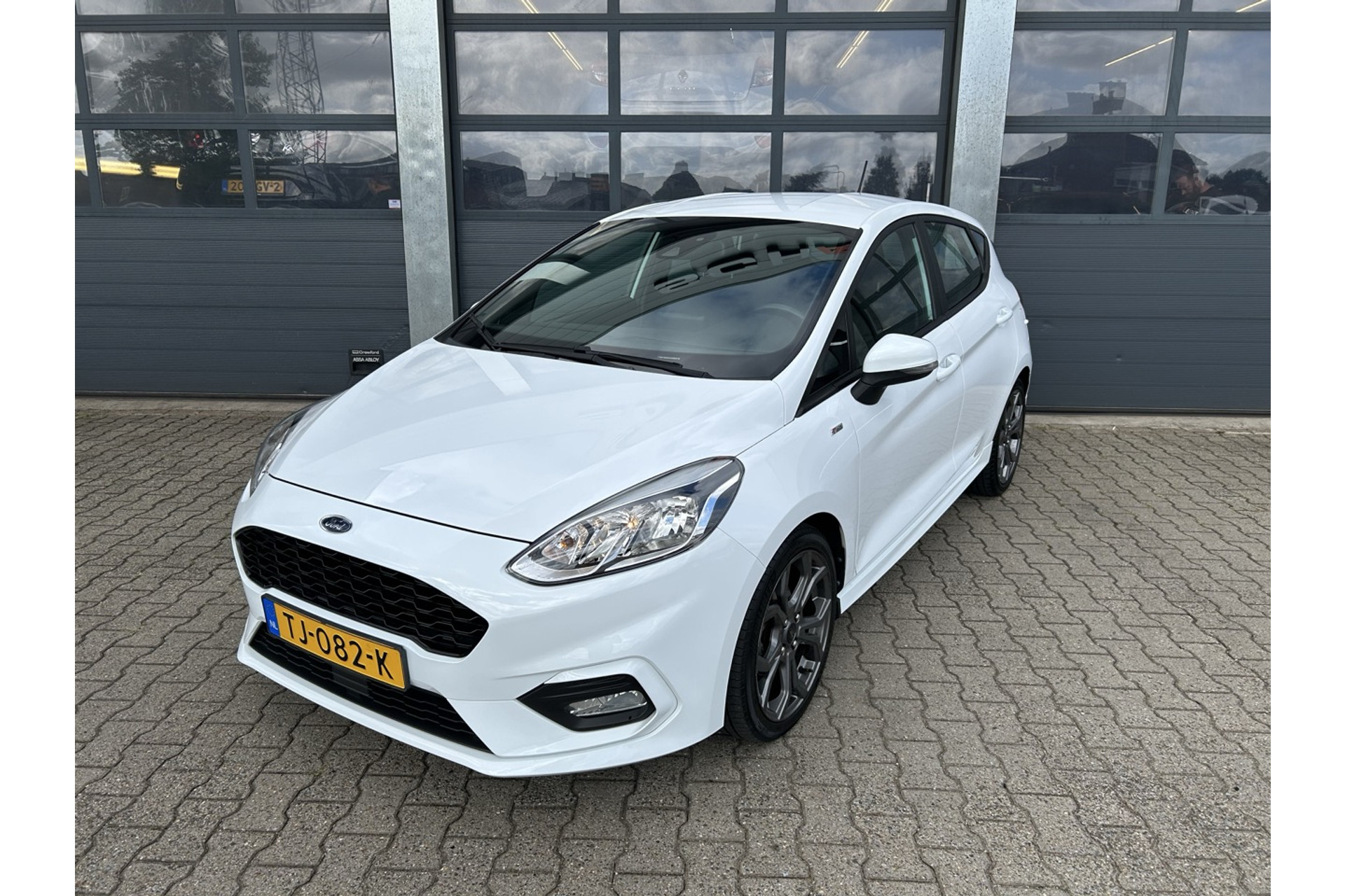 47330875-26.jpg