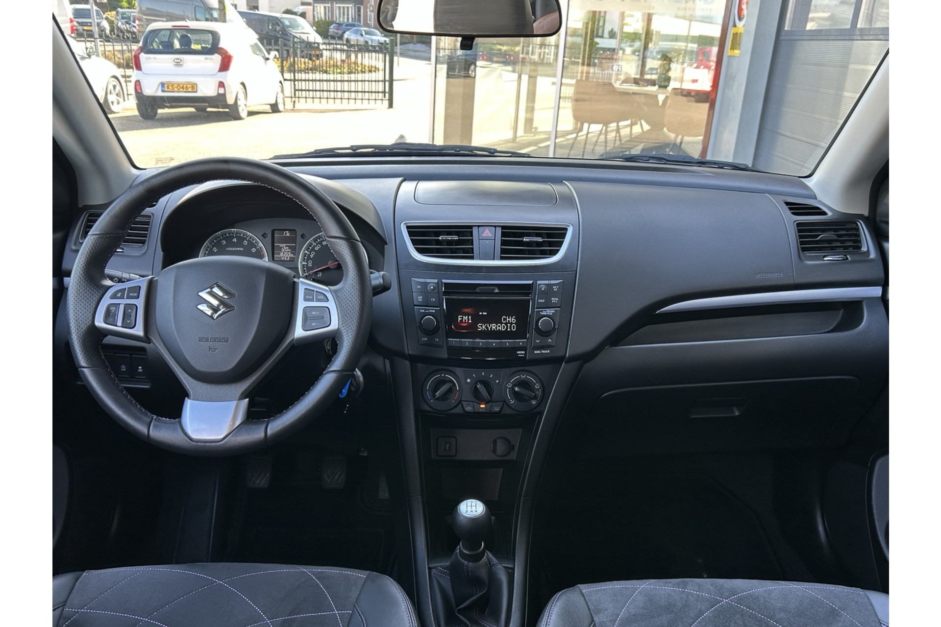 47278600-4.jpg