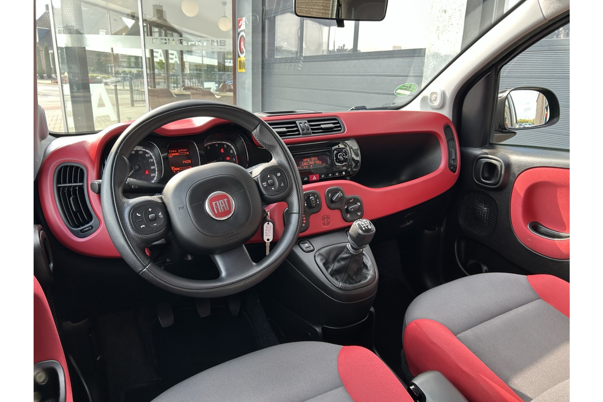 47301321-17.jpg