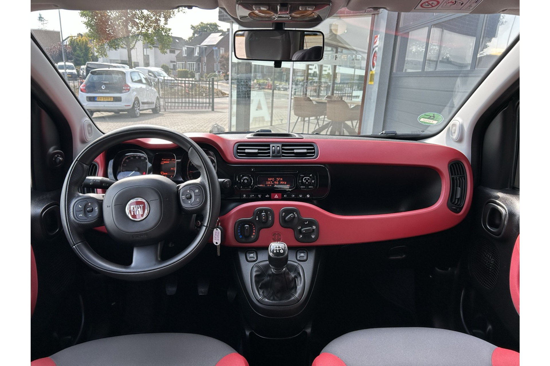 47301321-4.jpg