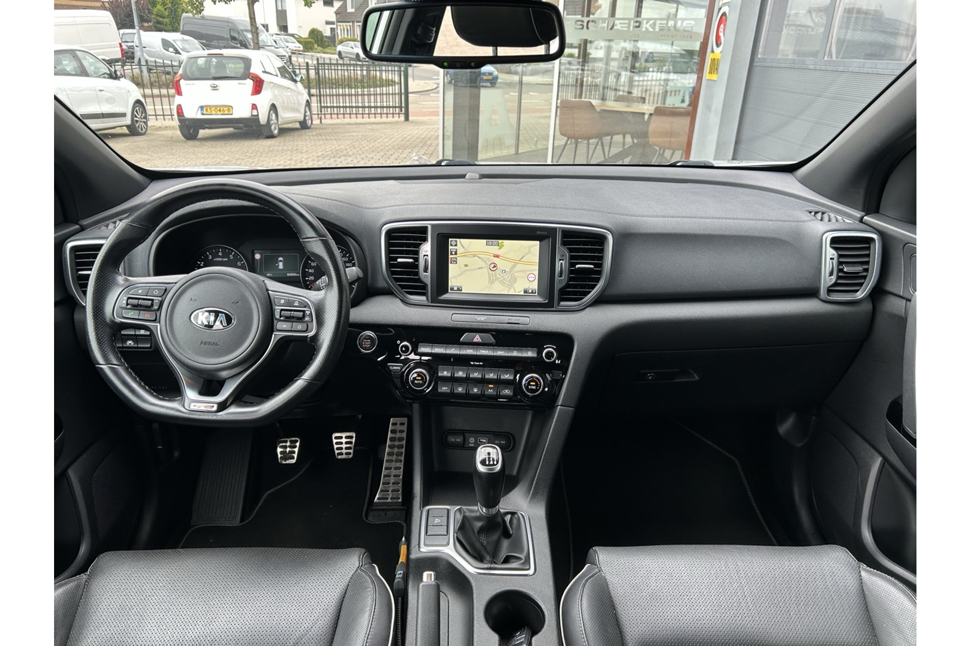 47331194-4.jpg