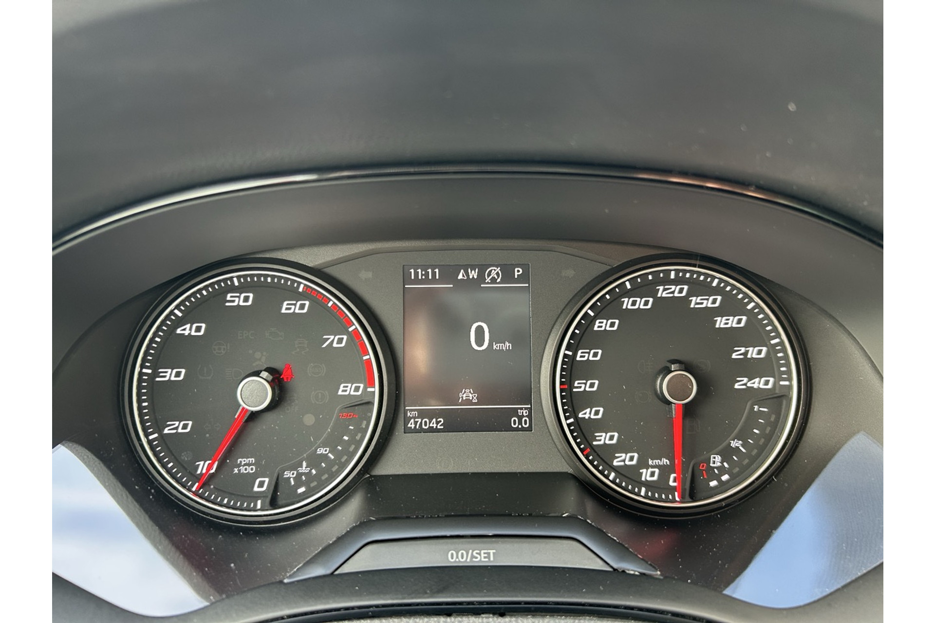 47481853-7.jpg