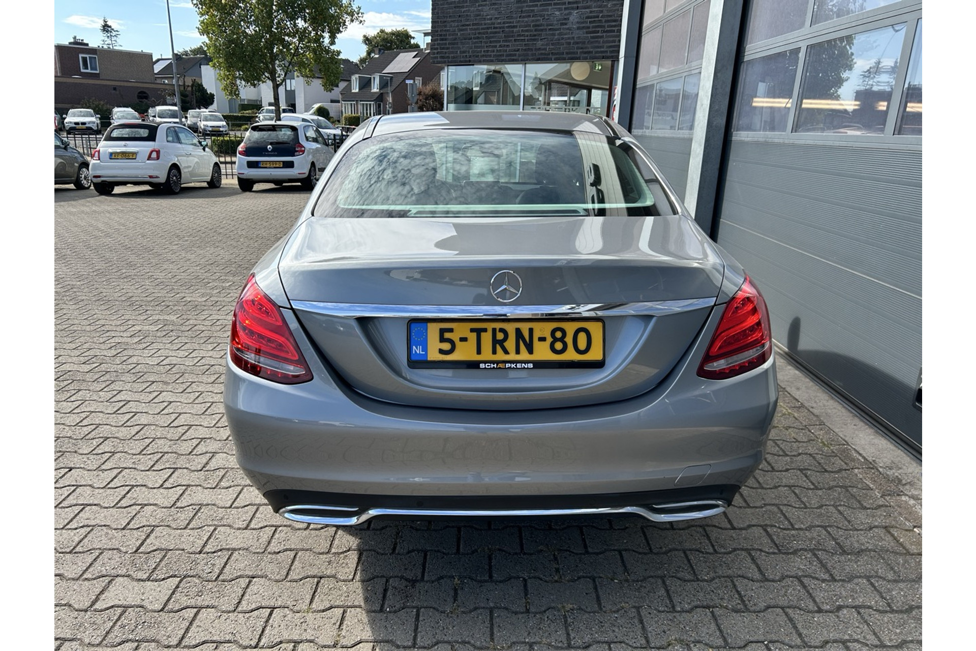 47532781-13.jpg
