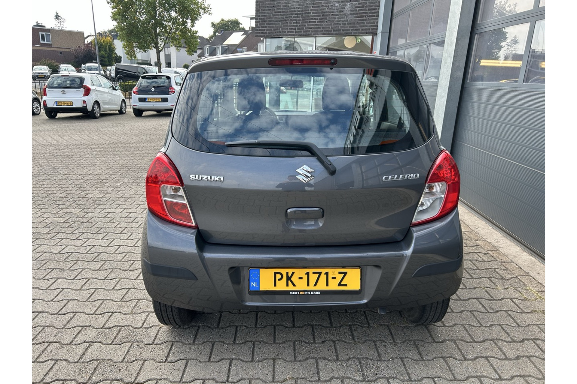 47571599-12.jpg
