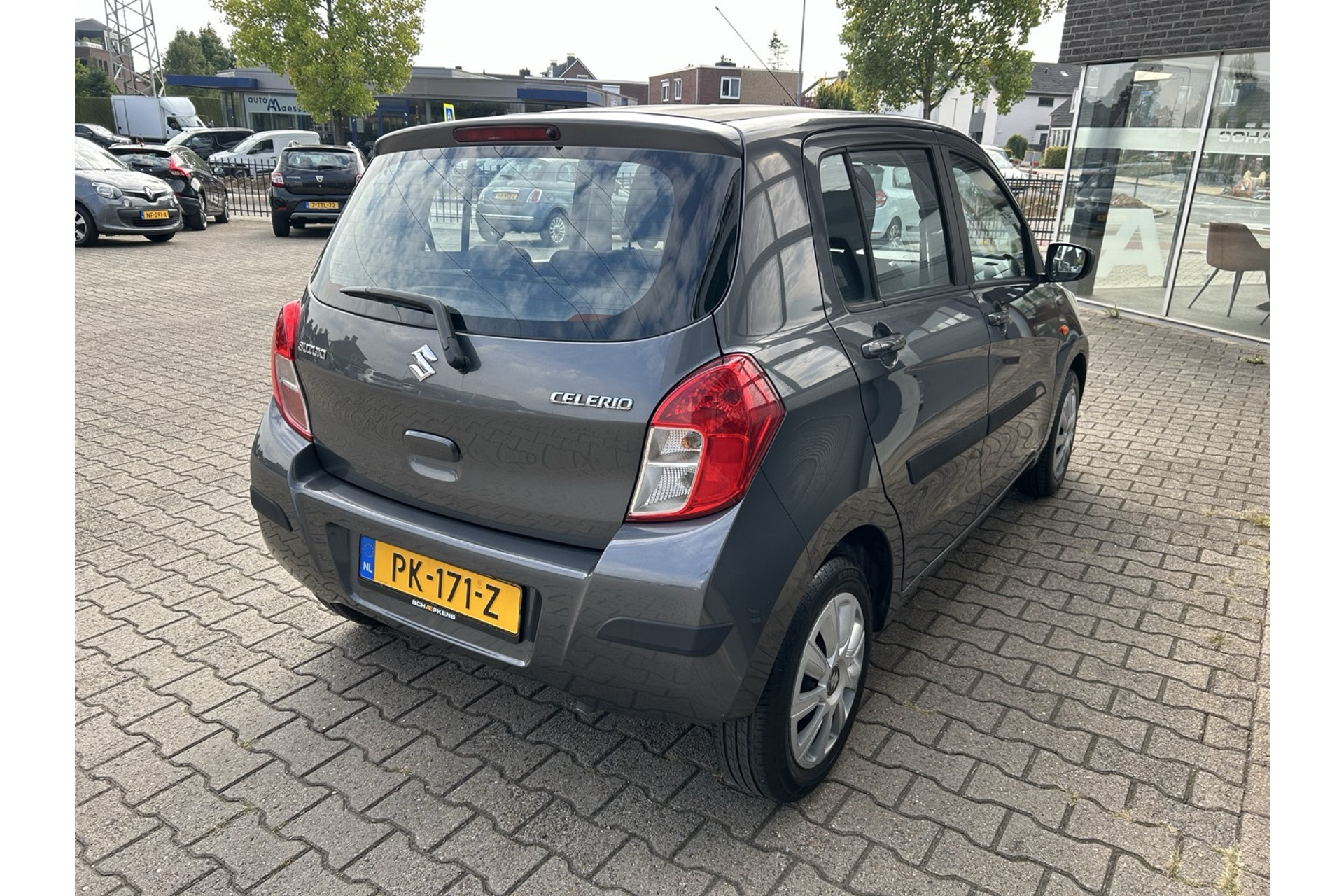 47571599-13.jpg